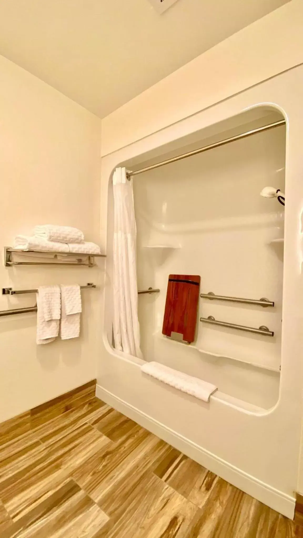 Bathroom in Best Western Plus Yuma Foothills Inn & Suites