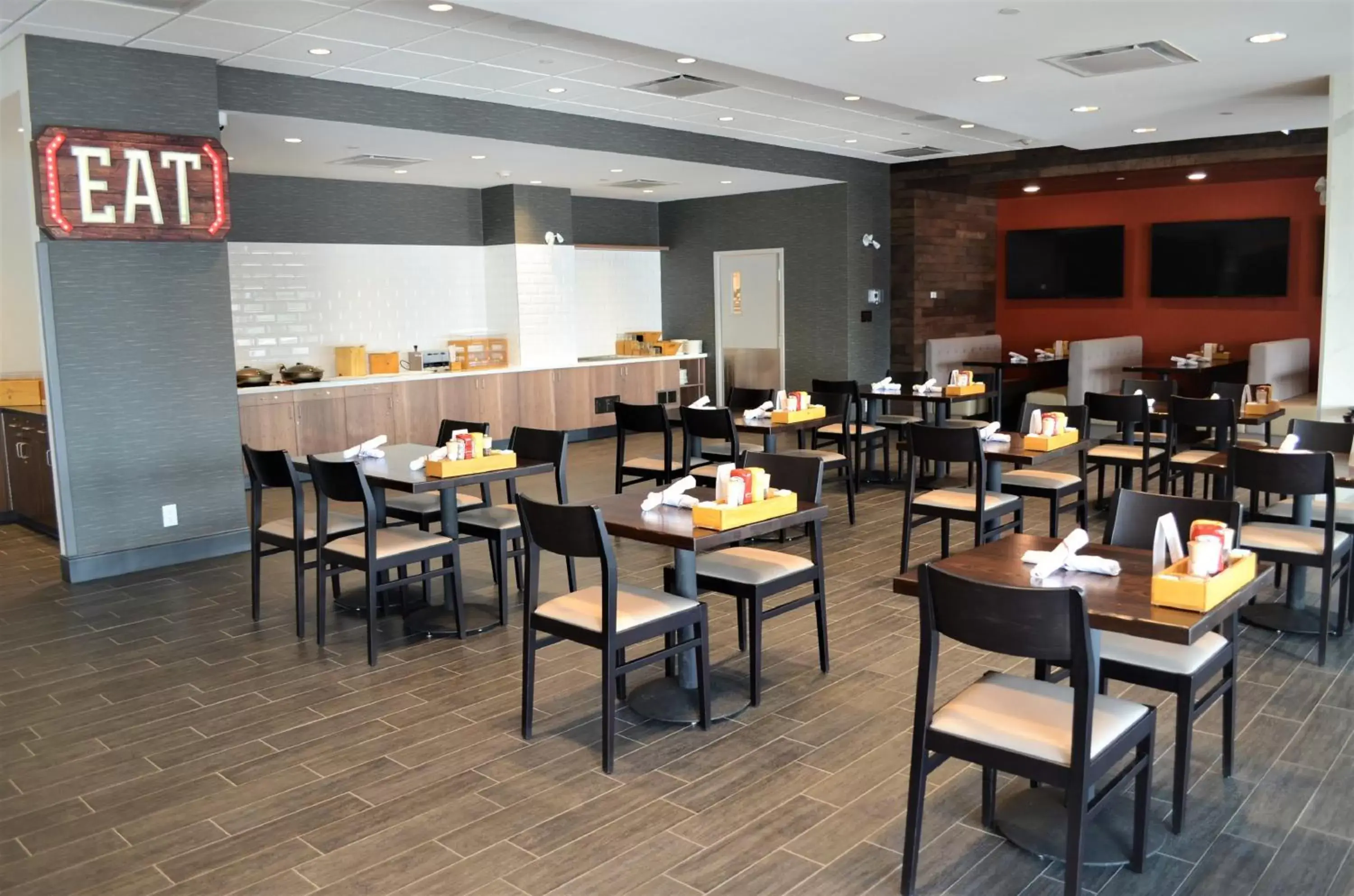 Restaurant/places to eat in Holiday Inn Edmonton South - Evario Events by IHG Restaurant/places to eat in Holiday Inn Edmonton South - Evario Events by IHG