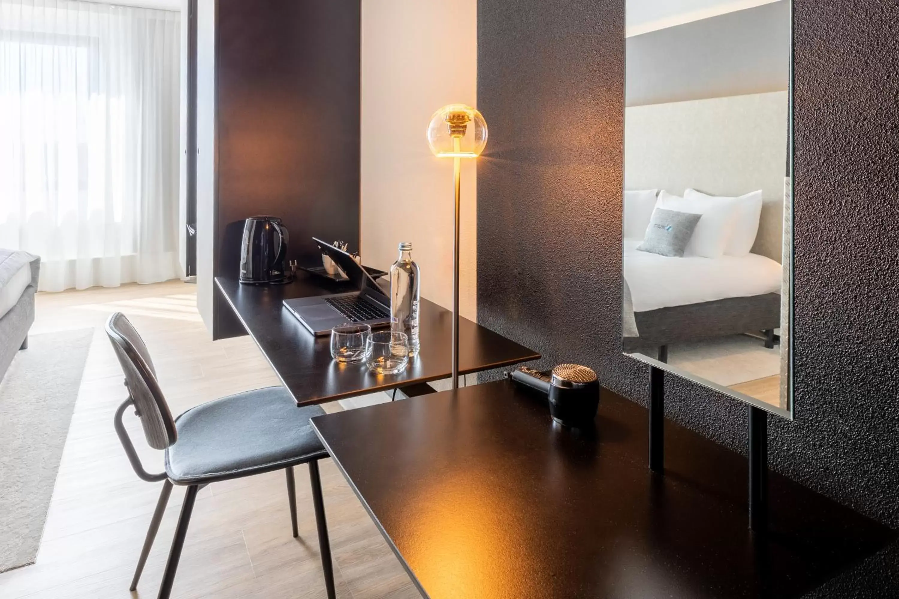 Seating area, TV/Entertainment Center in Select Hotel Maastricht