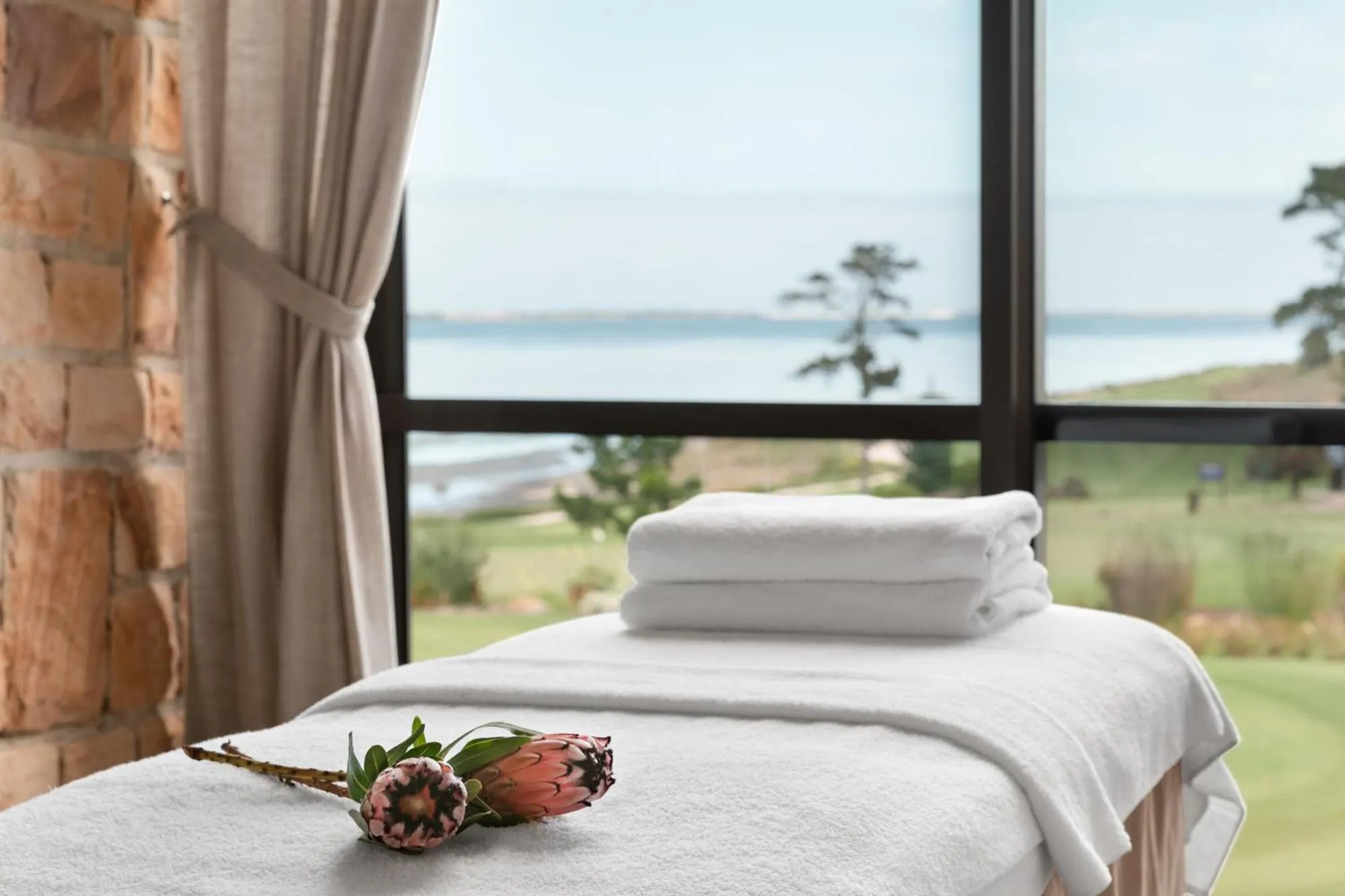 Massage, Bed in Arabella Hotel, Golf and Spa
