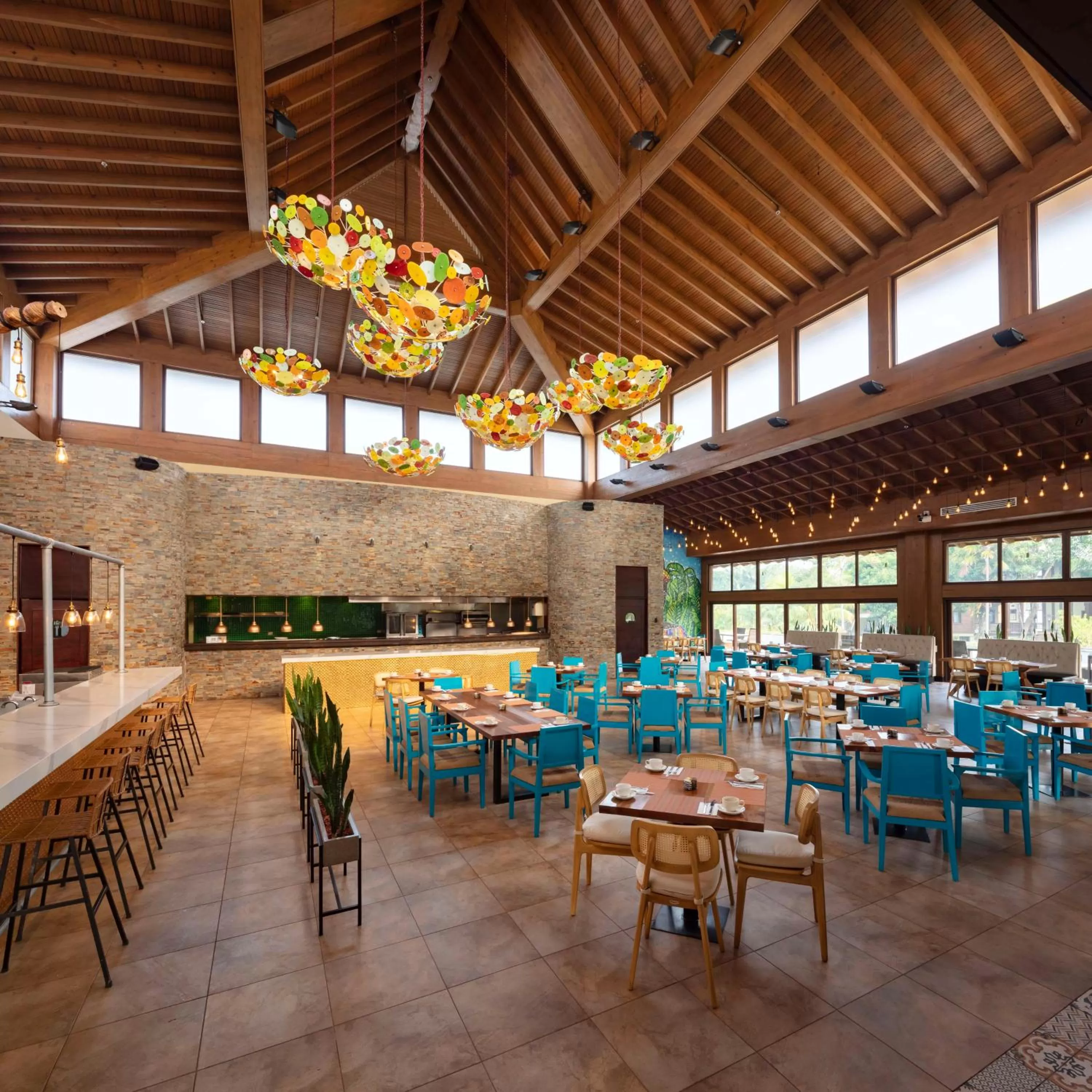 Restaurant/places to eat in Indura Beach & Golf Resort Curio Collection By Hilton