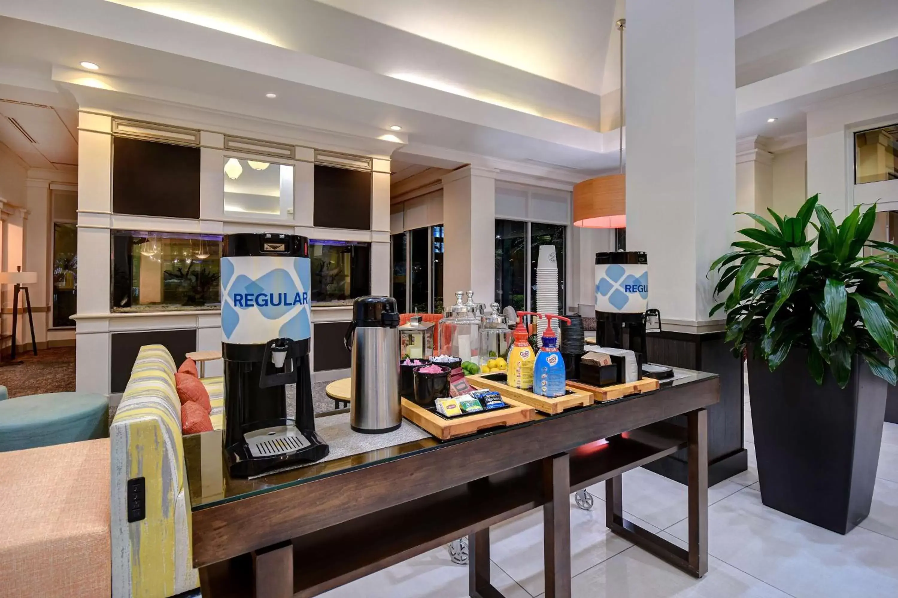 Dining area in Hilton Garden Inn Fort Myers