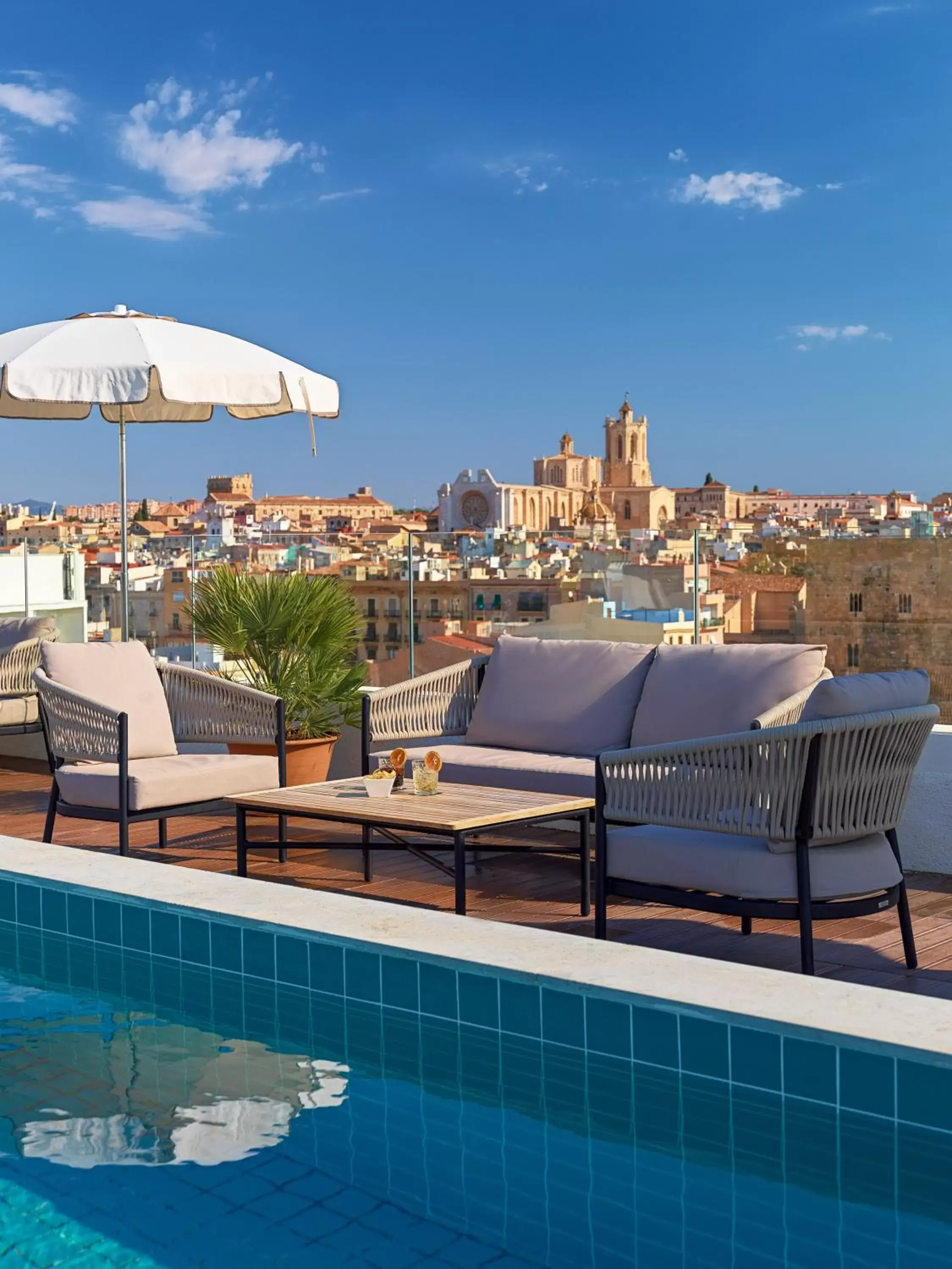 Balcony/Terrace, Swimming Pool in H10 Imperial Tarraco 4* Sup