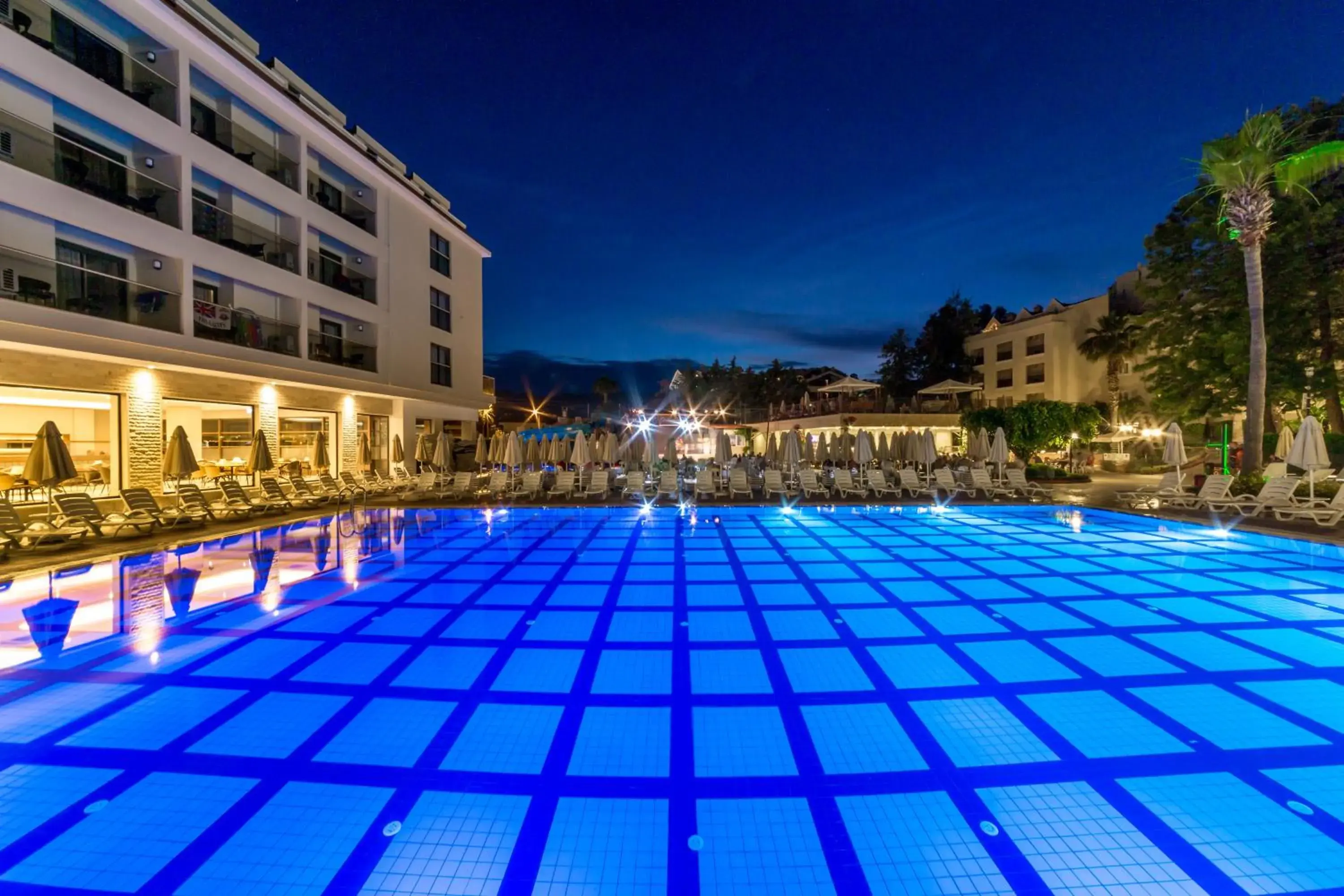 Swimming Pool in Julian Club Hotel - All Inclusive