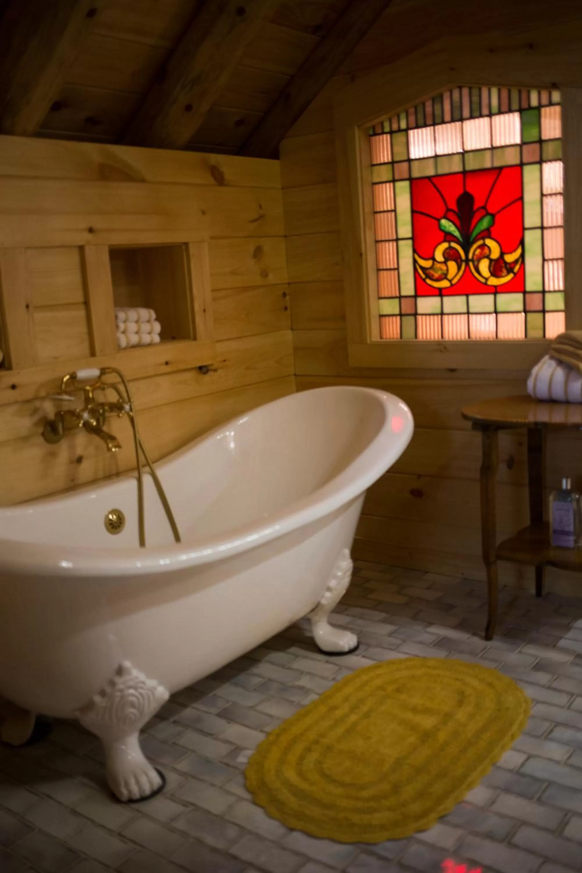 Bathroom in Log Country Inn Bed and Breakfast of Ithaca