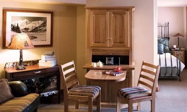 Dining area, Seating Area in Inn at Lost Creek