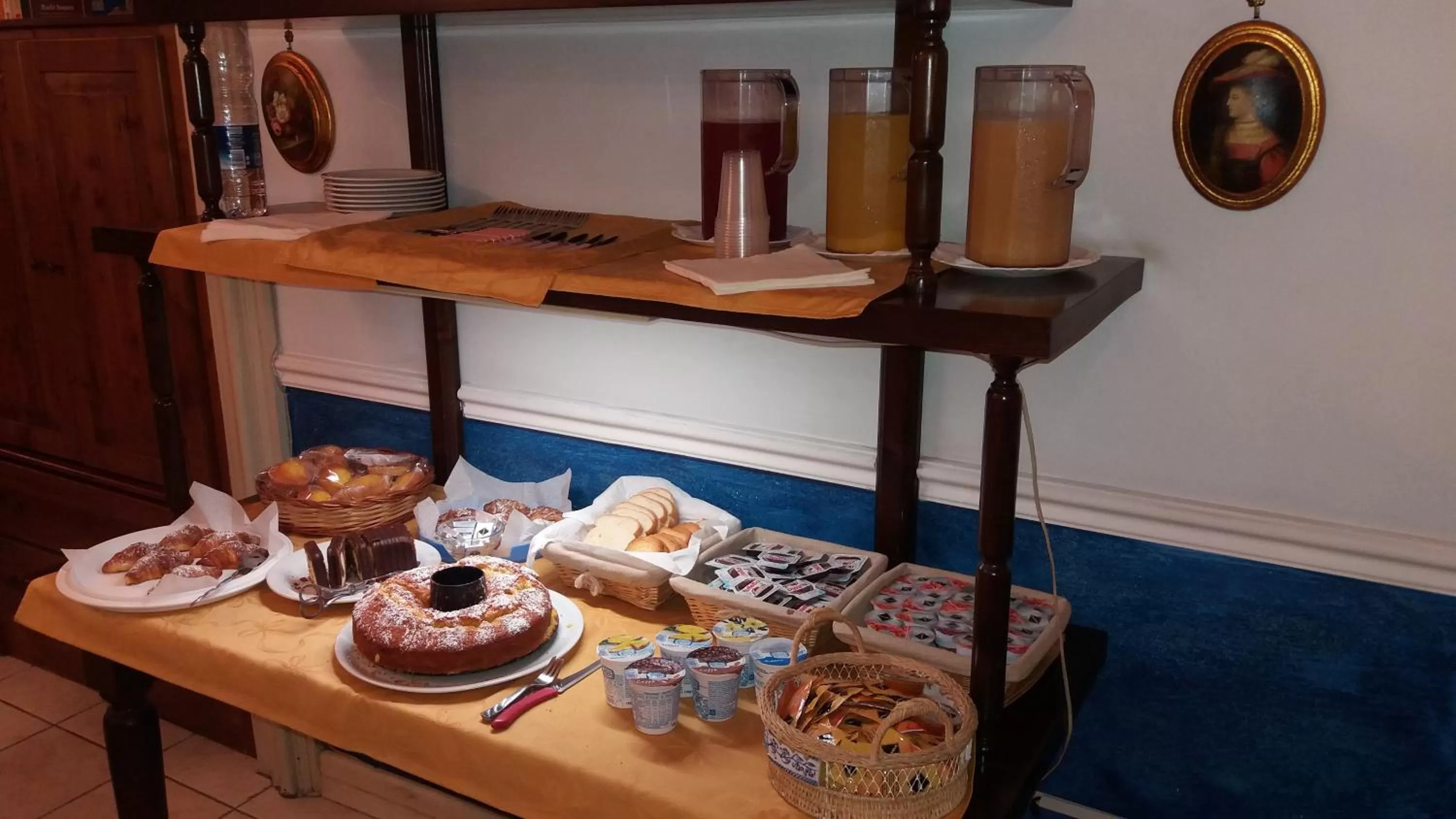 Lounge or bar in Hotel Sangiuliano 132 centro storico Catania