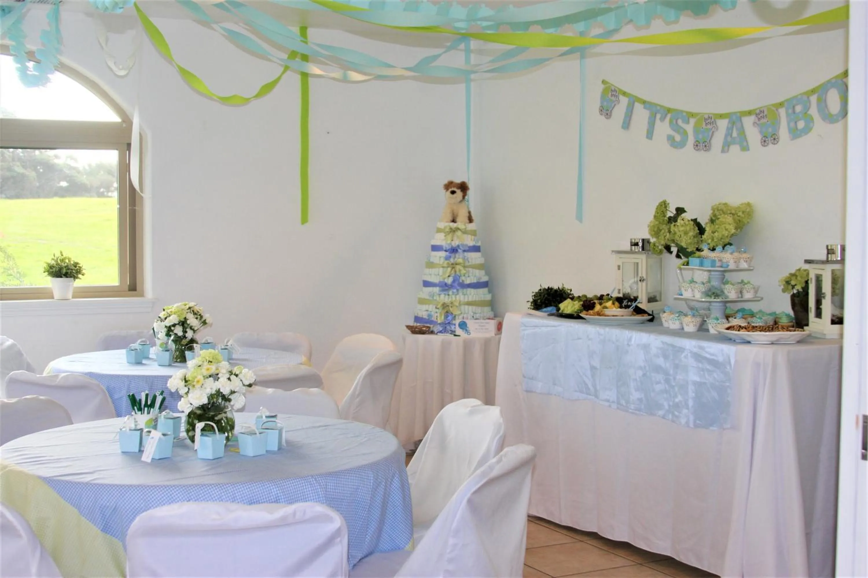 Banquet/Function facilities in Emerald Dolphin Inn & Mini Golf