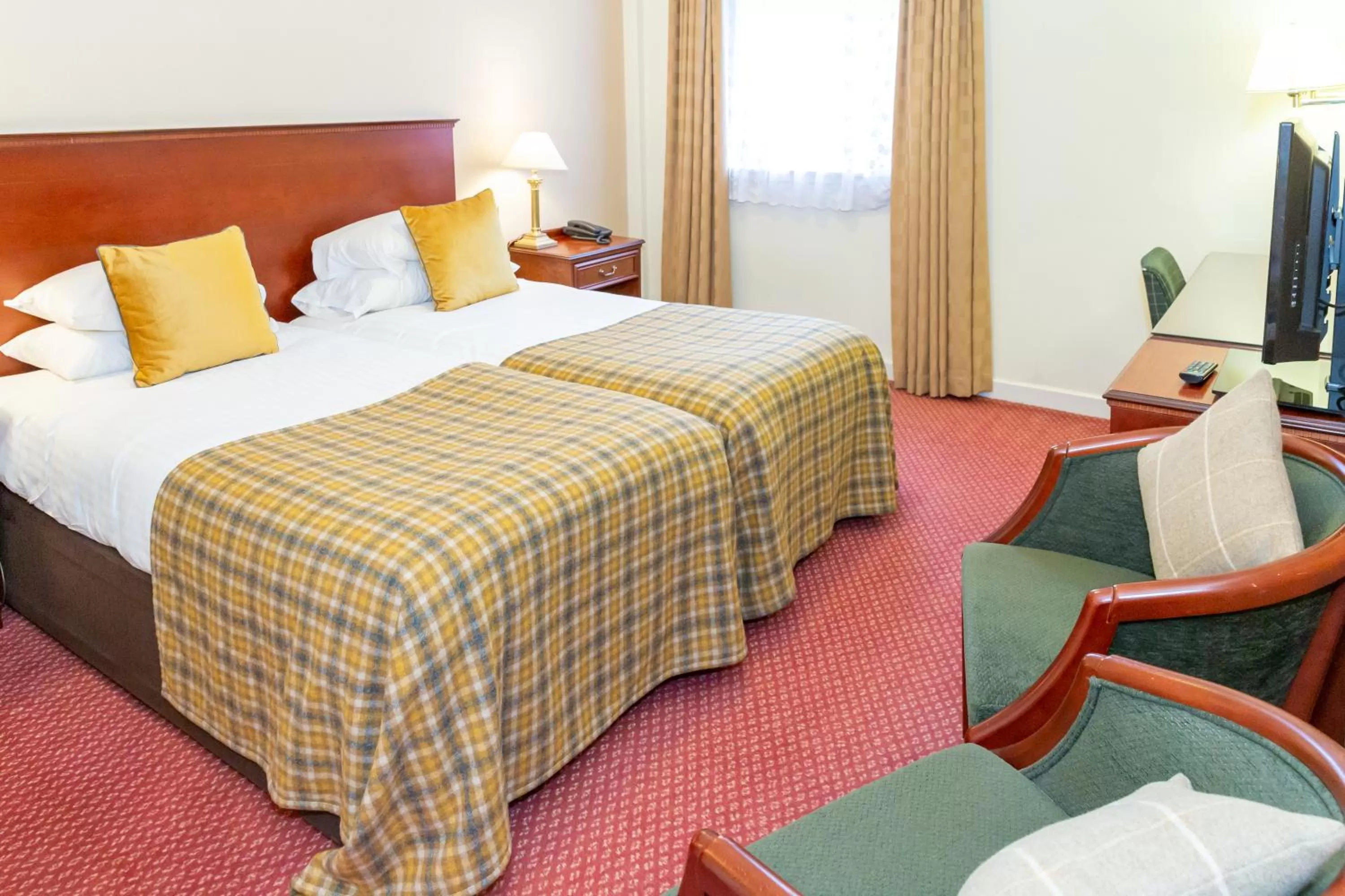 Bedroom, Bed in Alexandra Hotel