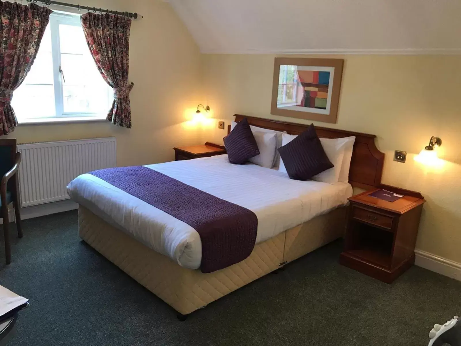 Bedroom, Bed in Harefield Manor Hotel