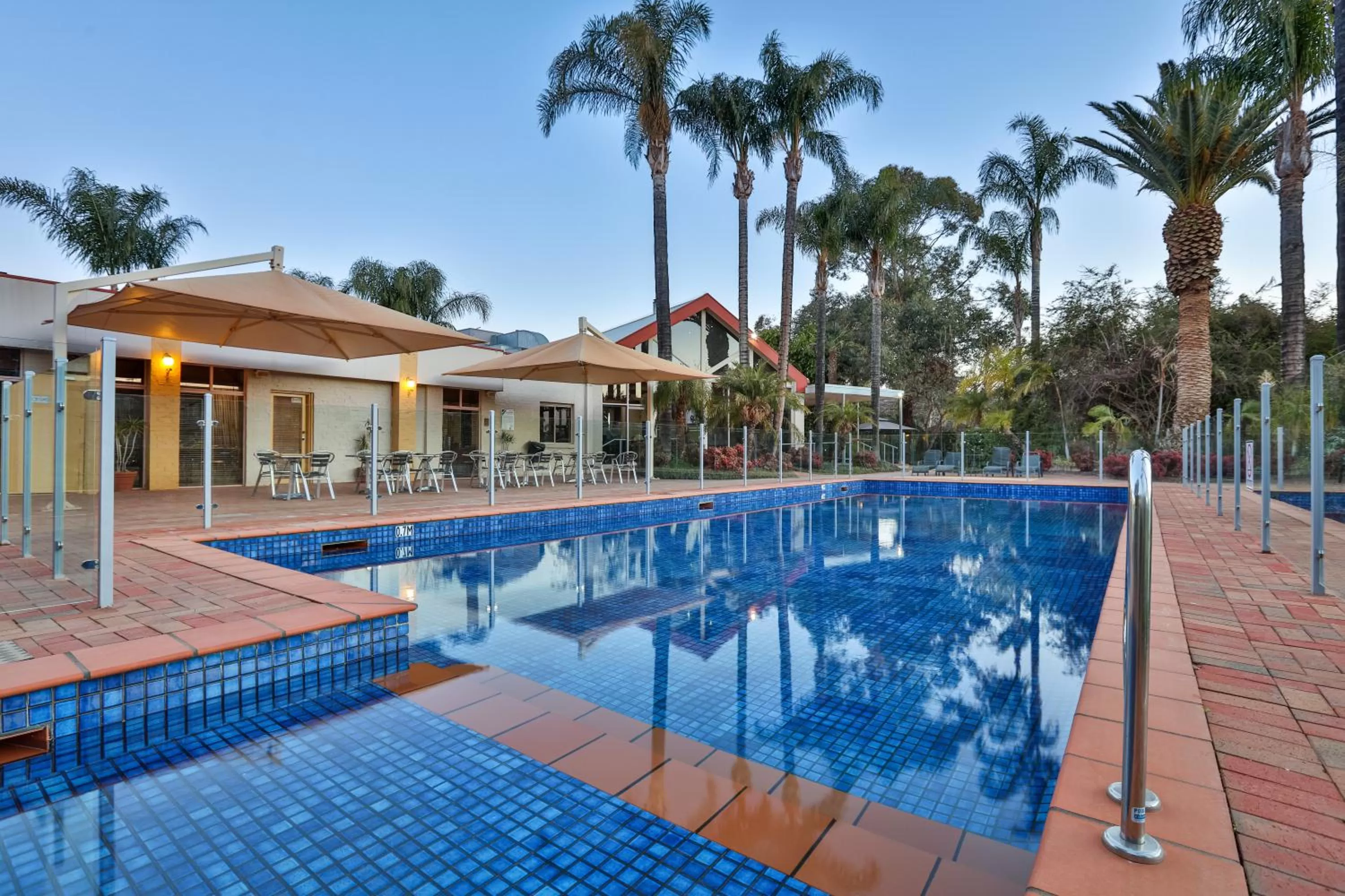 Swimming pool in Mildura Inlander Resort