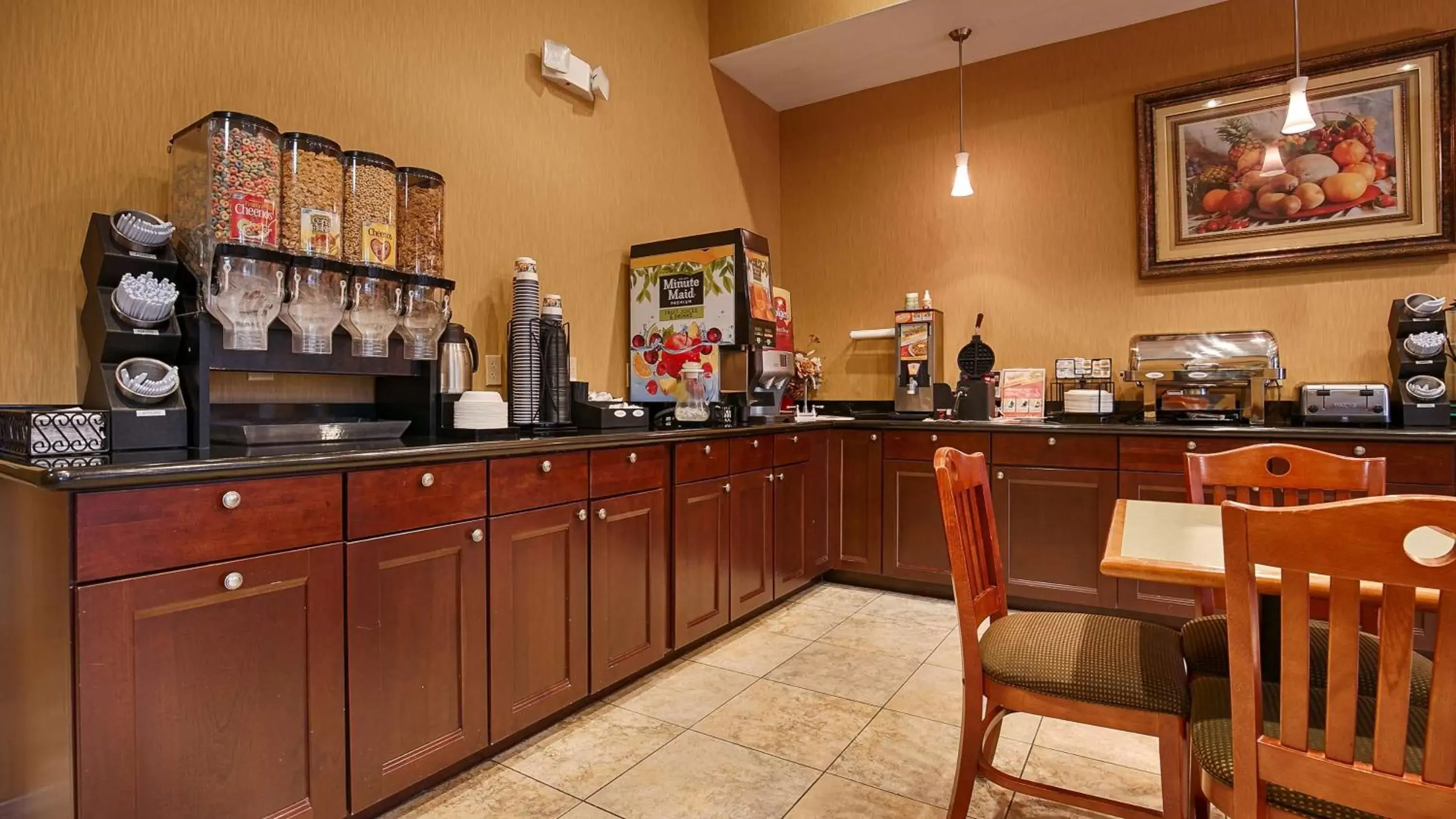 Breakfast in Best Western Plus New Caney Inn & Suites Breakfast in Best Western Plus New Caney Inn & Suites