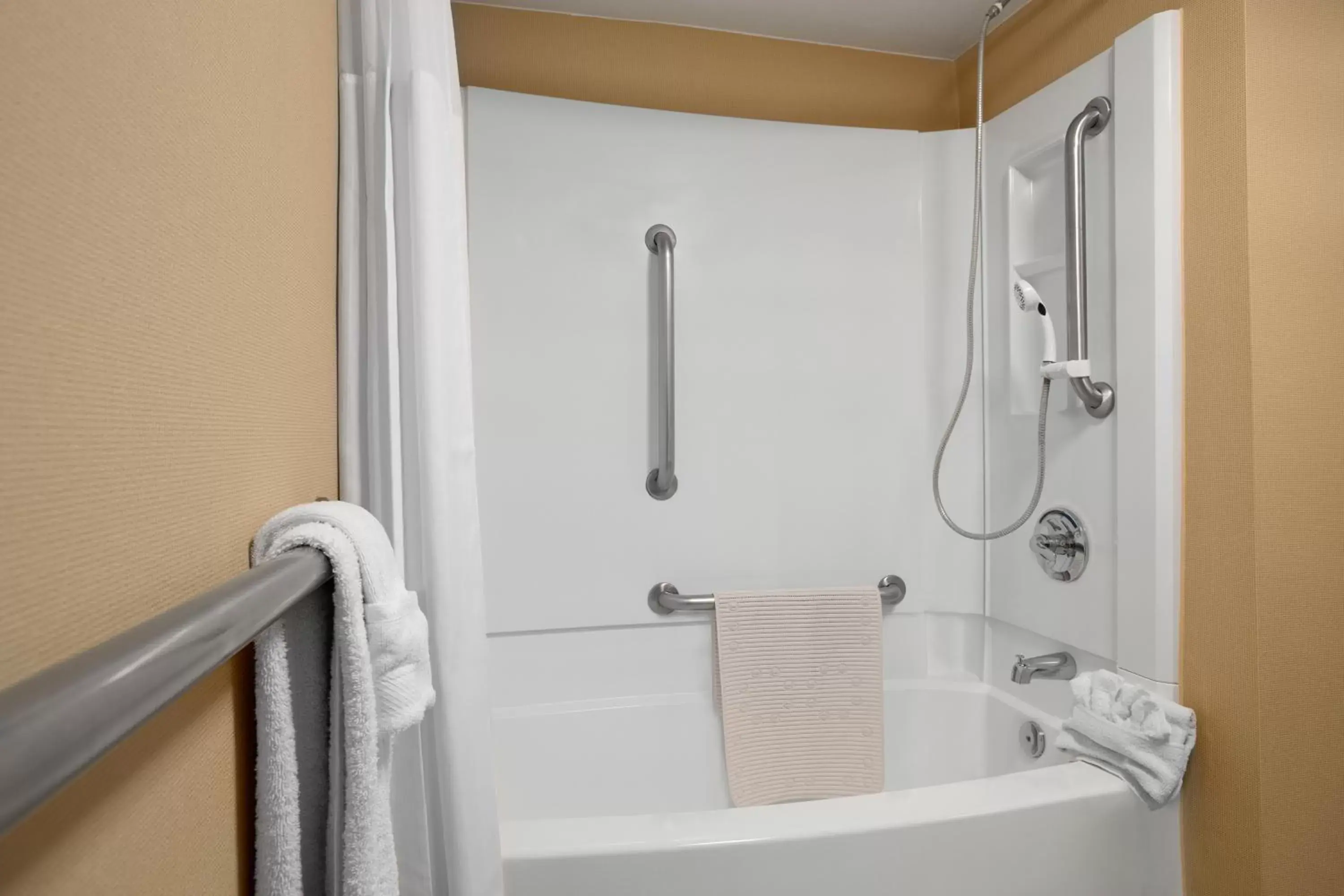 Shower, Bathroom in Days Inn by Wyndham Las Cruces