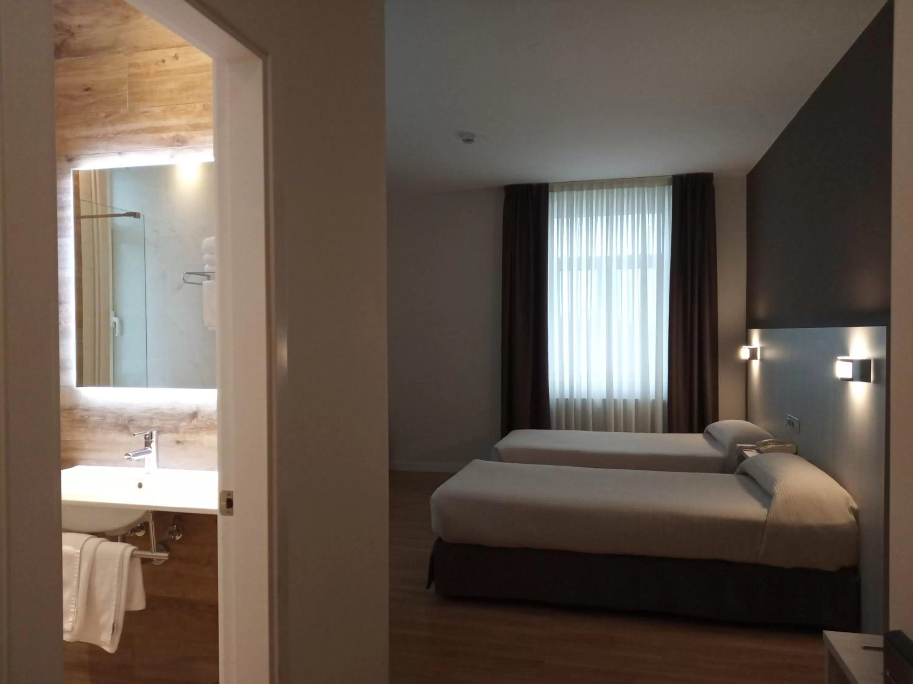 Photo of the whole room, Bed in Hotel Seminario Aeropuerto Bilbao