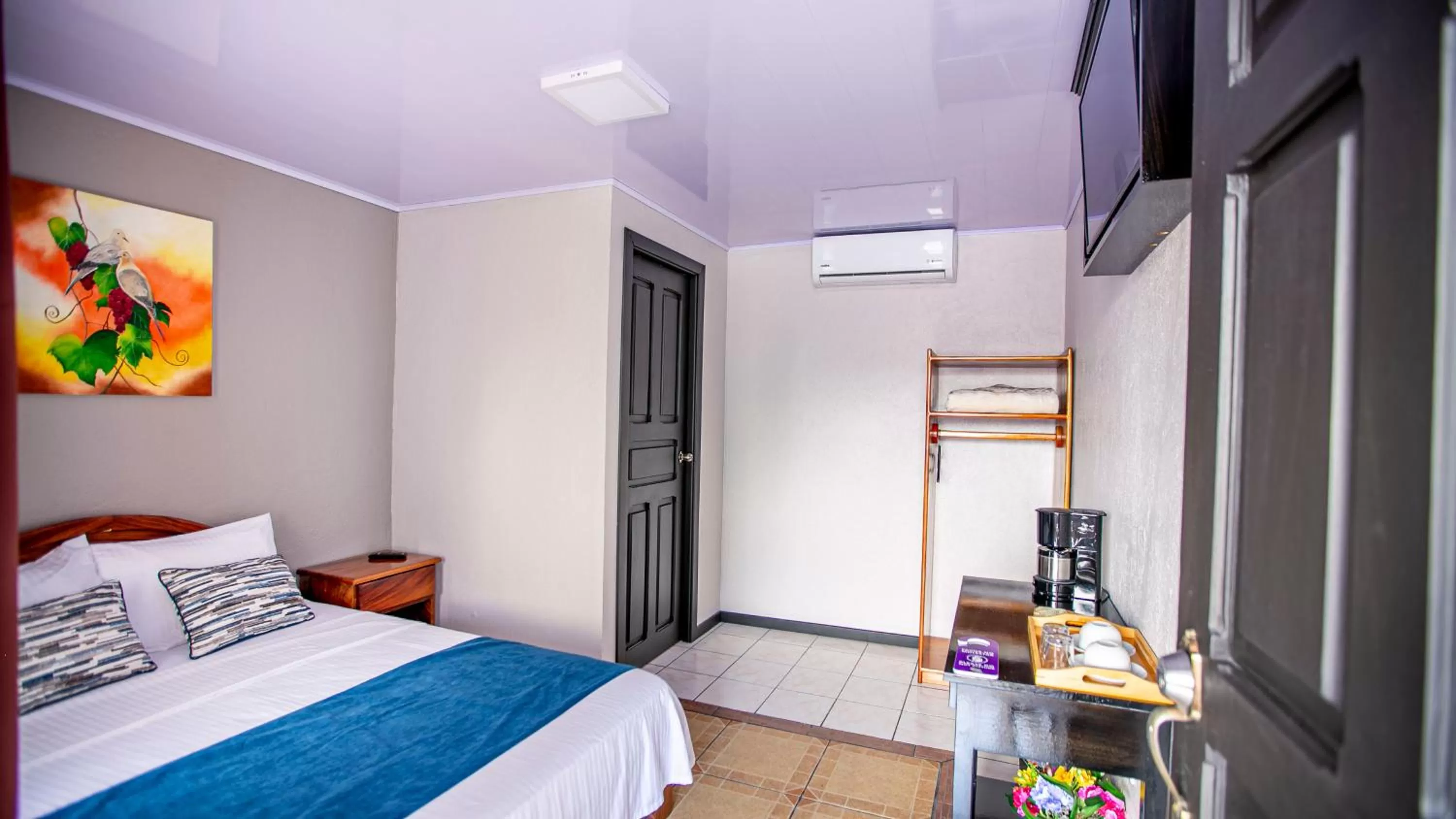 Photo of the whole room, Bed in Hotel La Vid La Fortuna