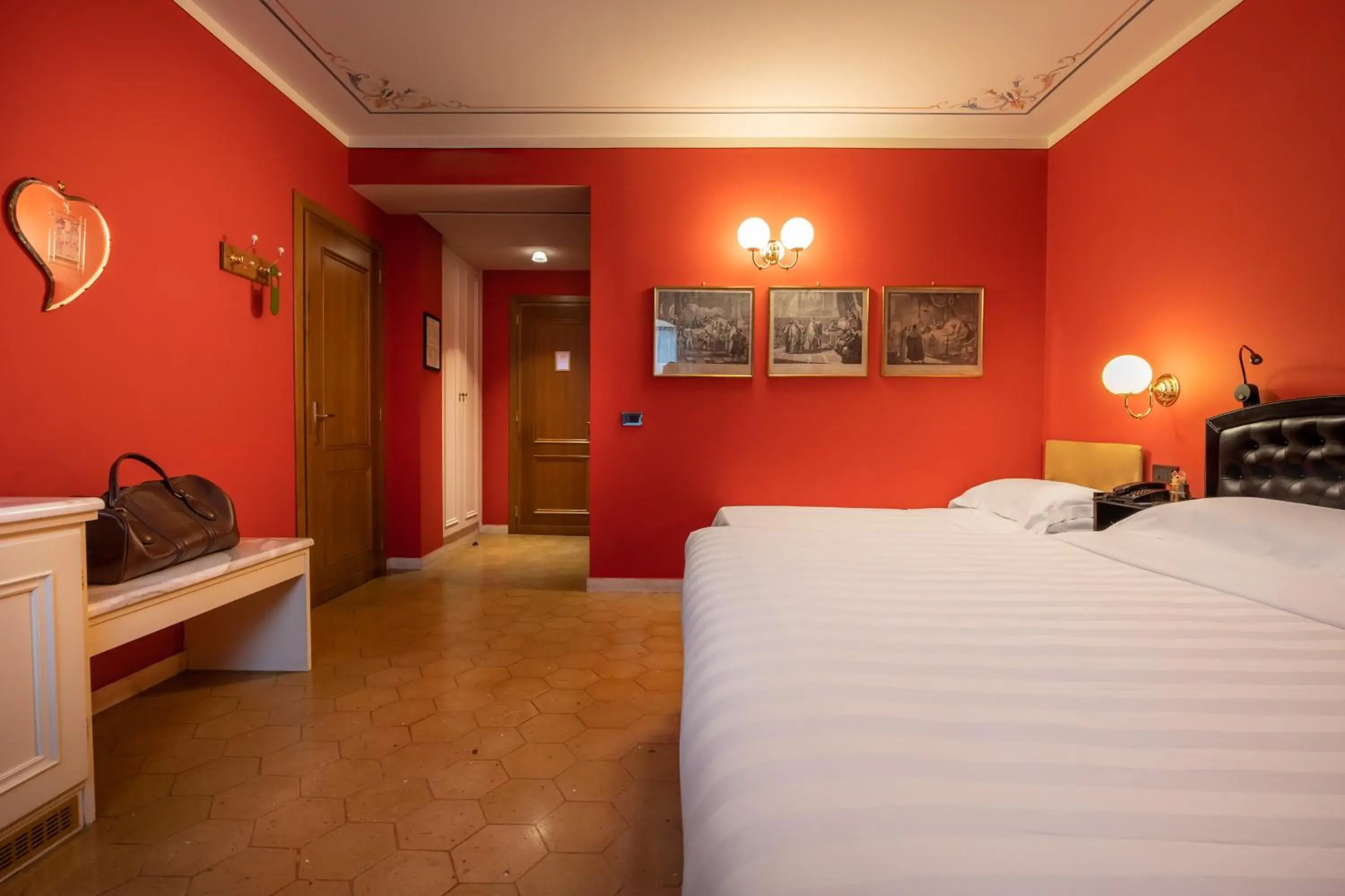 Bed in Hotel San Luca