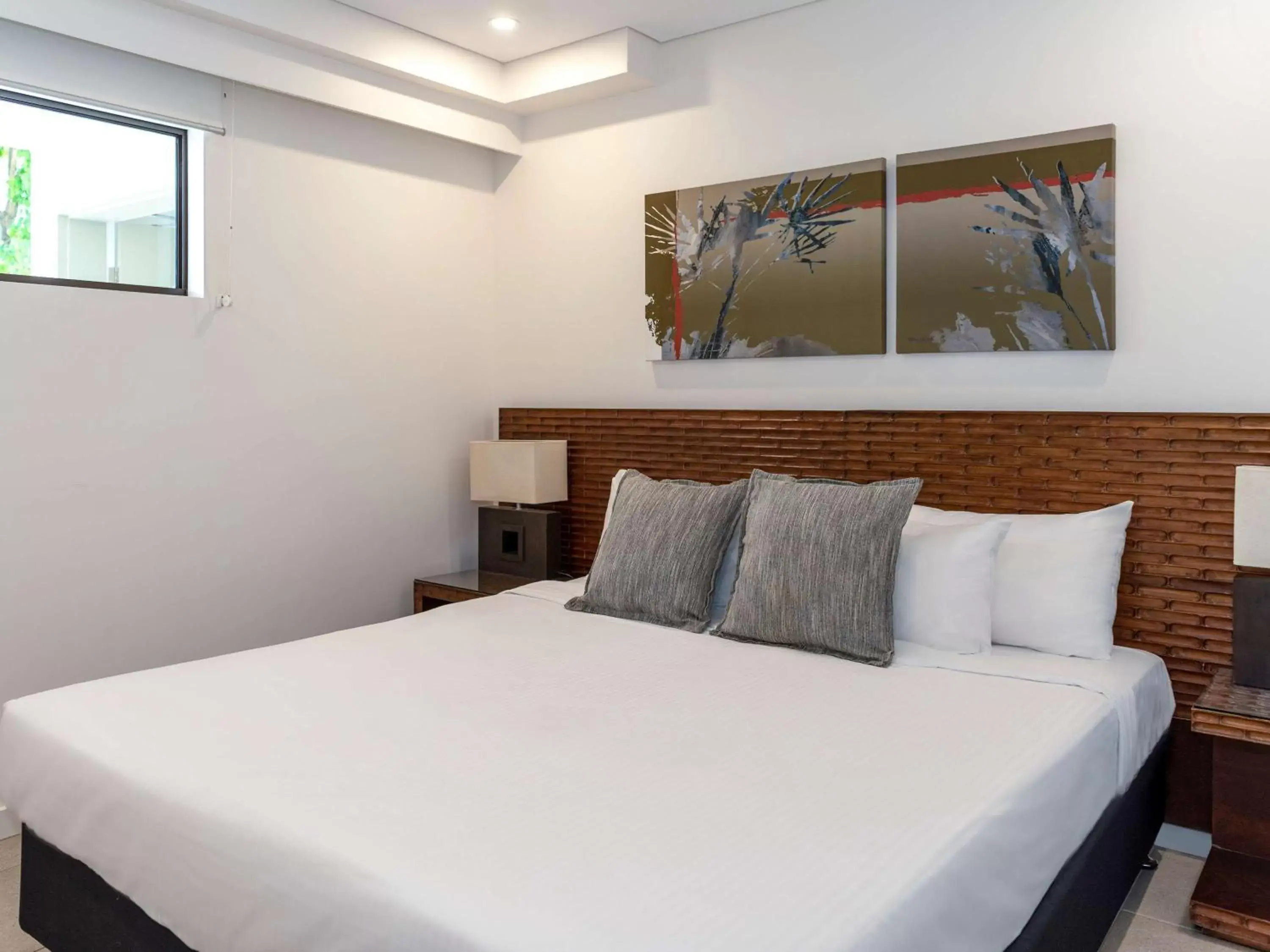 Bedroom, Bed in Pullman Port Douglas Sea Temple Resort and Spa