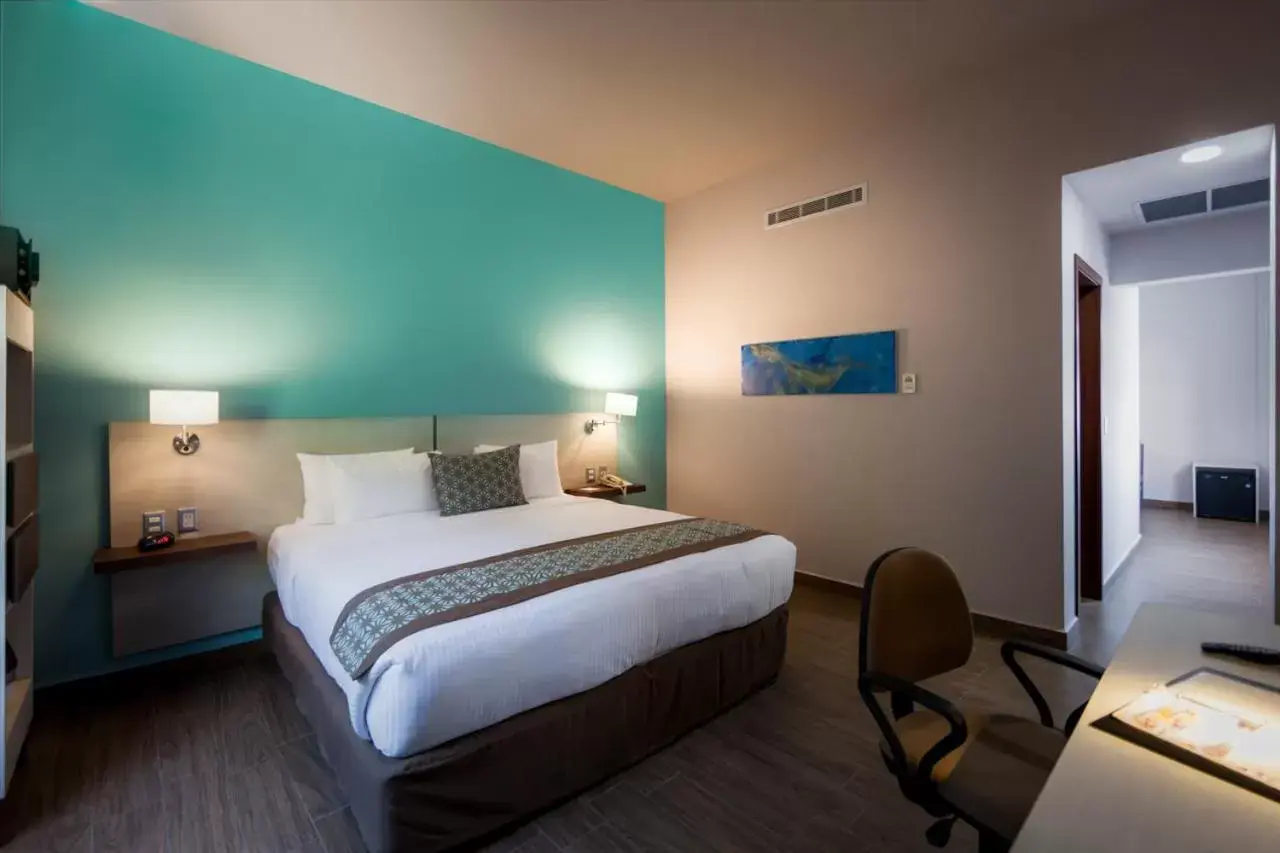 Bed in Comfort Inn & Suites Los Cabos