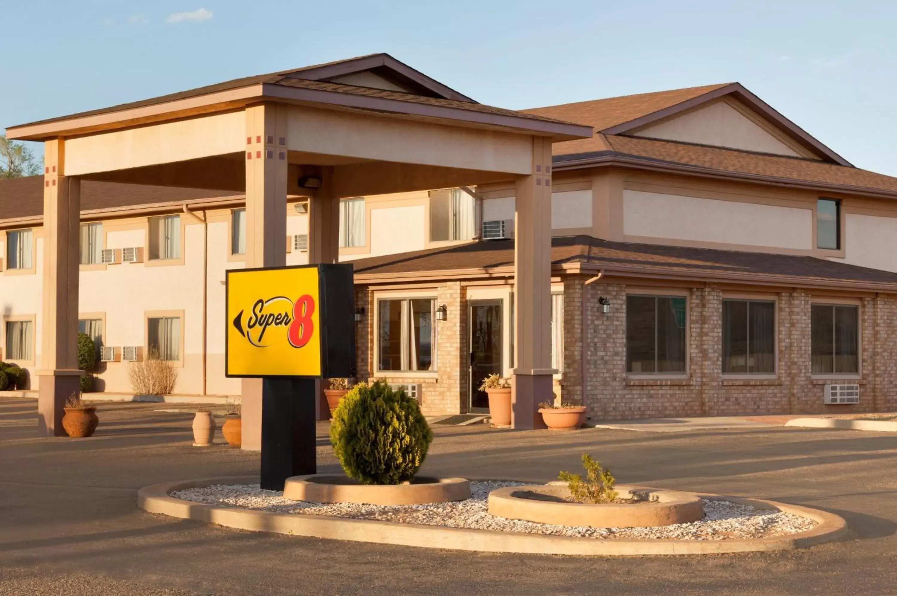 Property building in Super 8 by Wyndham Tucumcari Property building in Super 8 by Wyndham Tucumcari