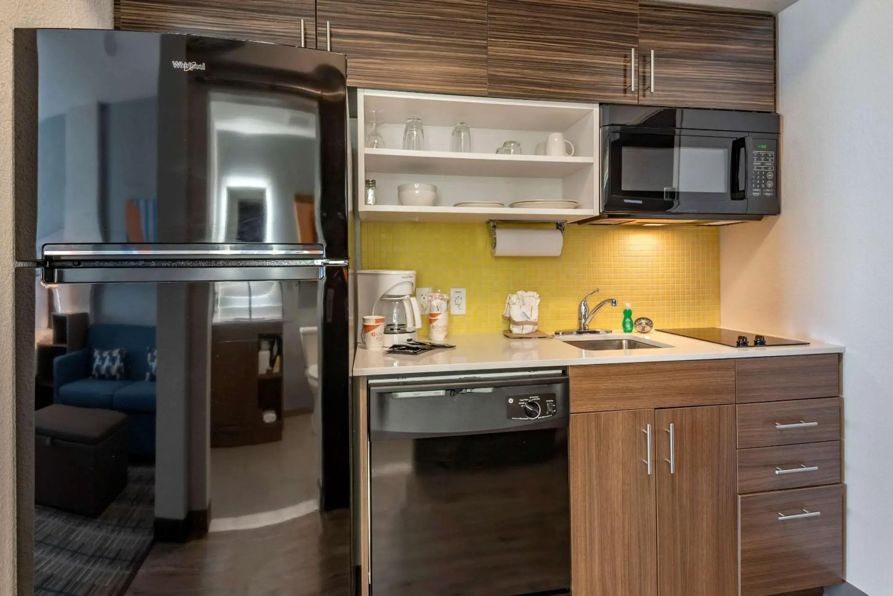 Photo of the whole room, Kitchen/Kitchenette in MainStay Suites Durango