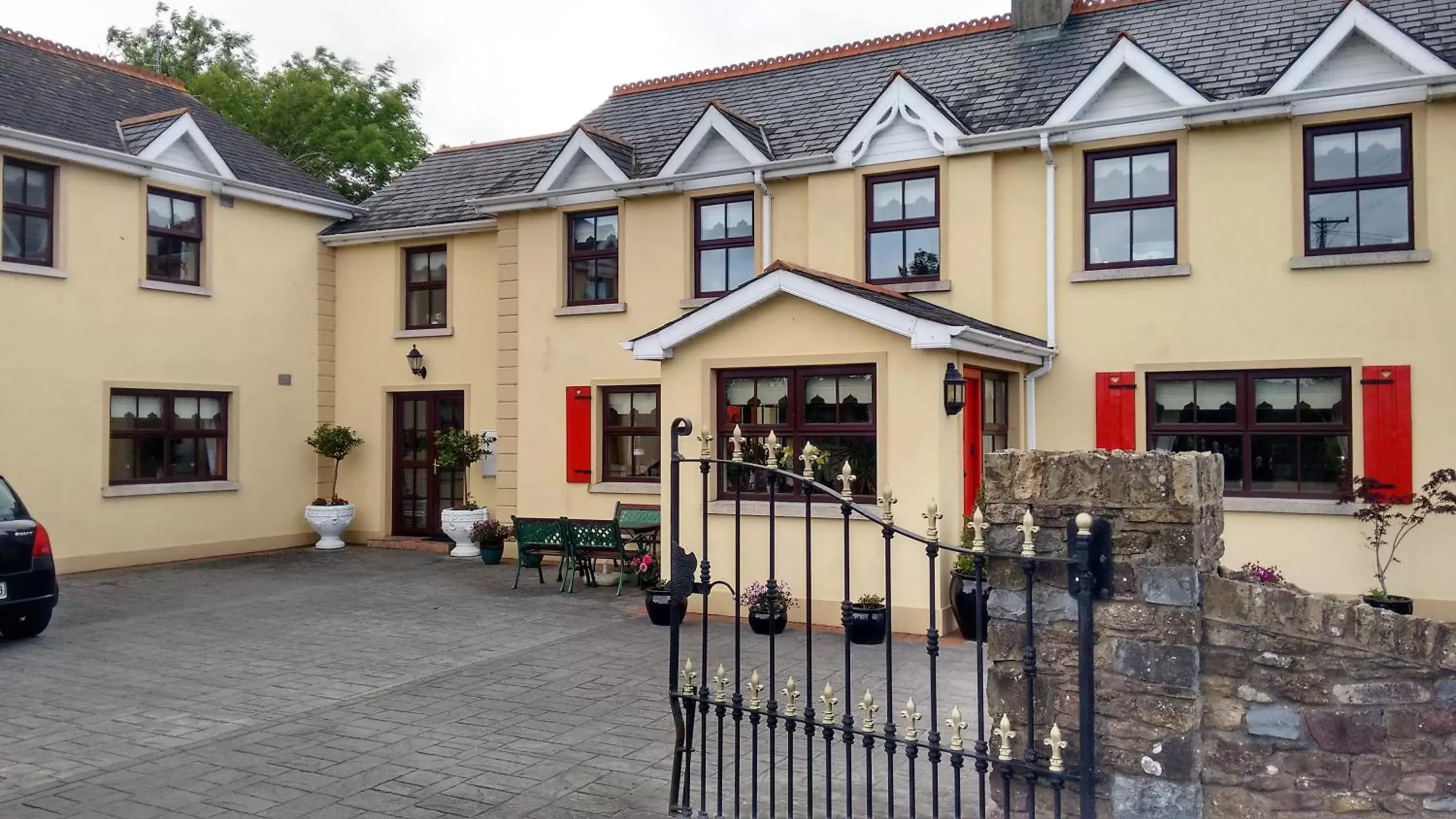 Property Building in Grannagh Castle House