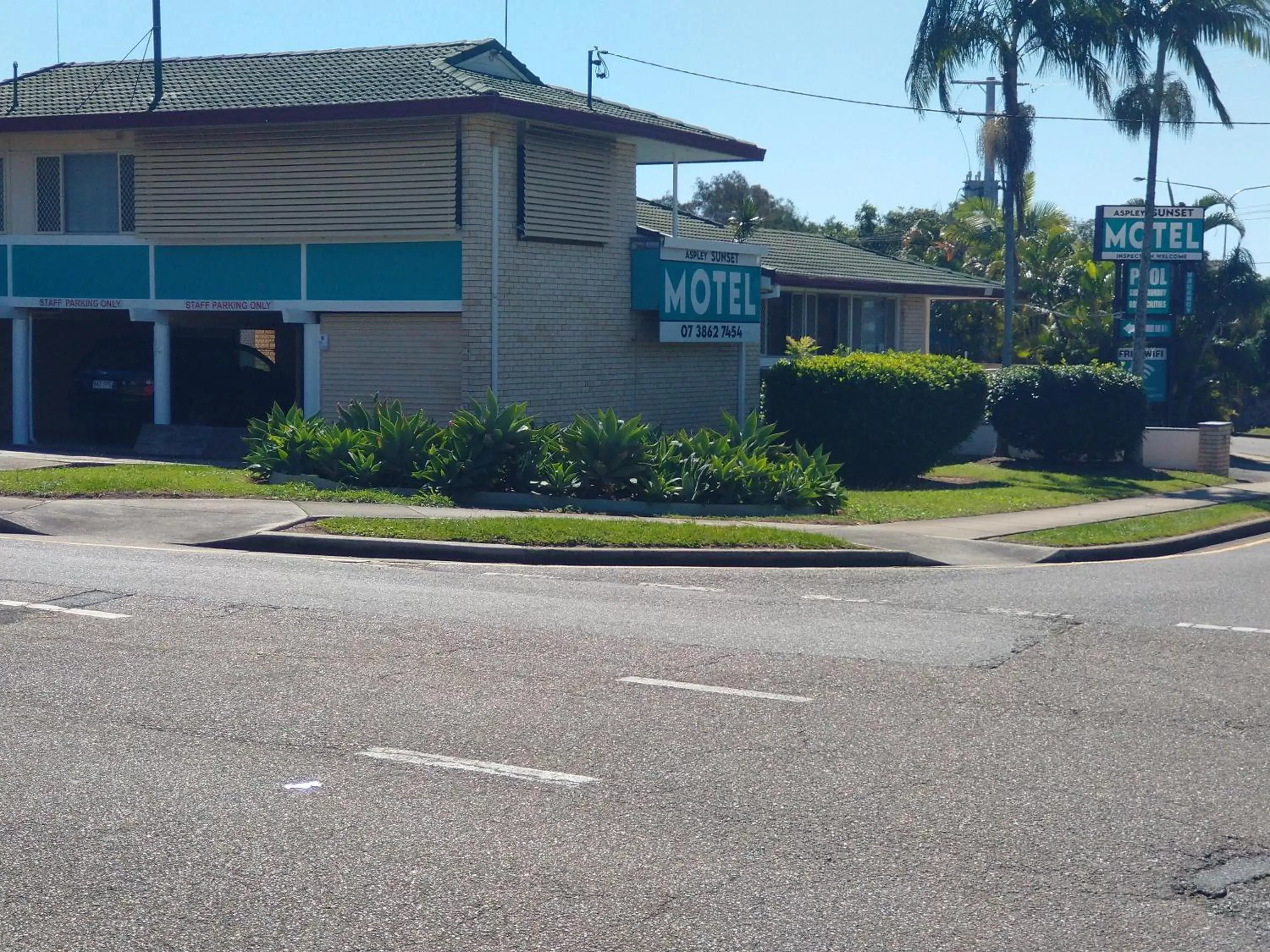 Property building in Aspley Sunset Motel