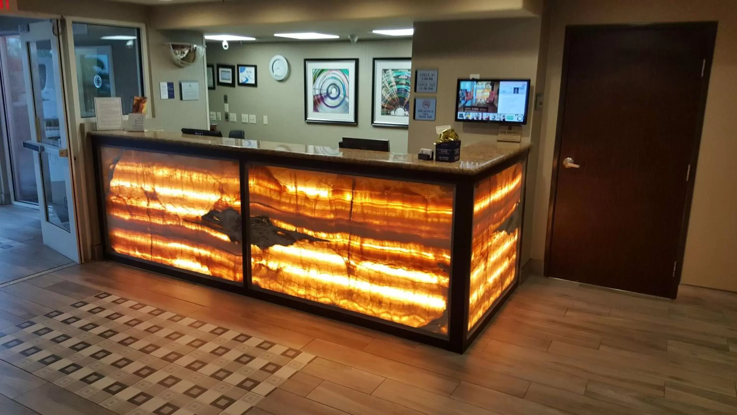 Lobby or reception, Lobby/Reception in Best Western Airport Inn & Suites Oakland