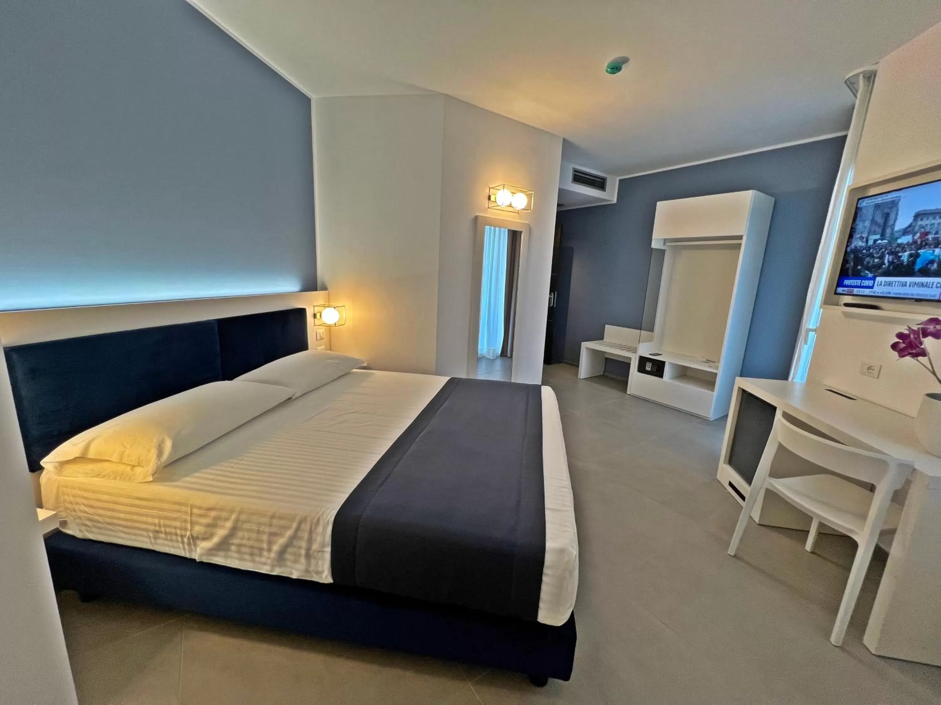 Bed in Resort La Battigia Beach & Spa