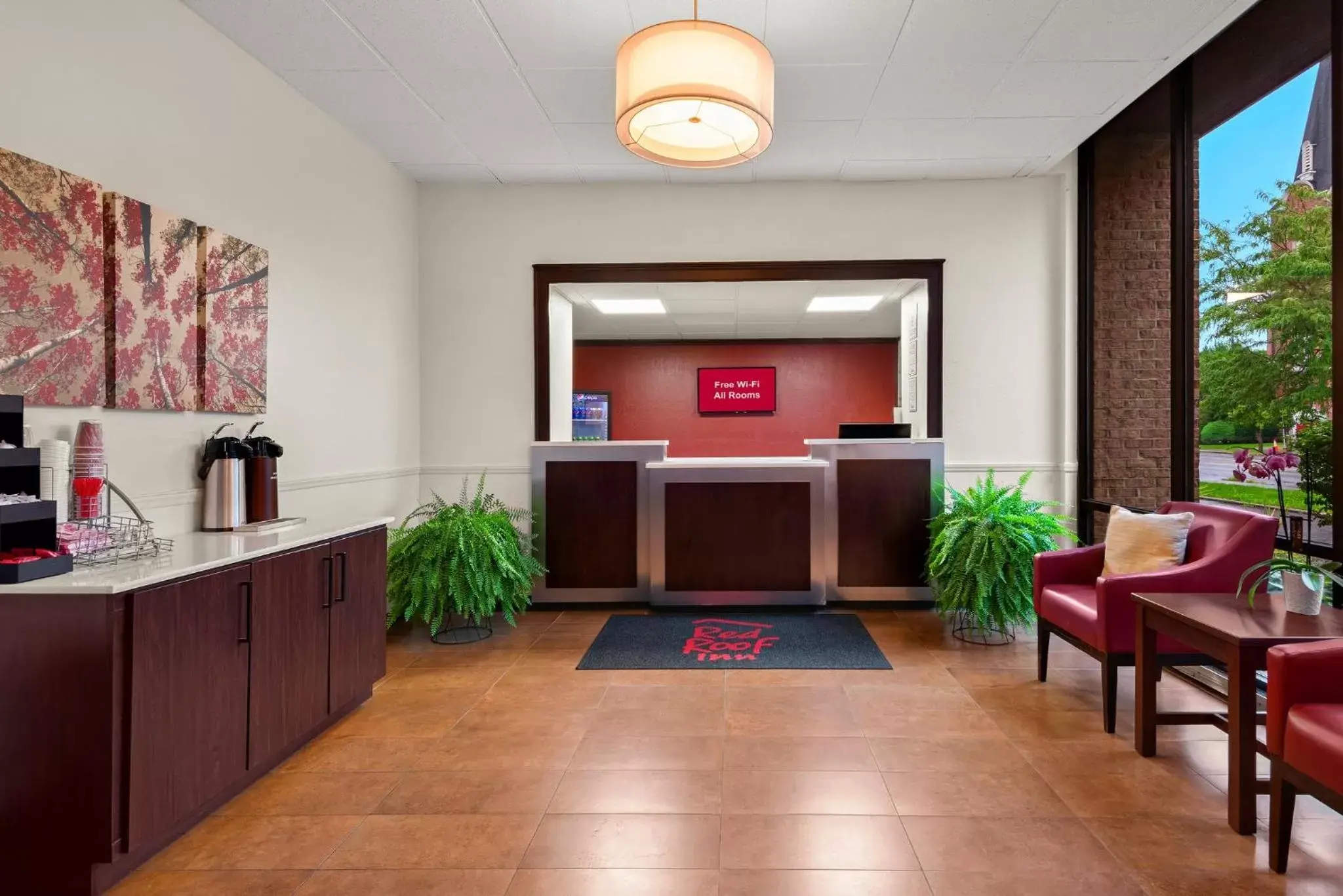 Lobby or reception in Red Roof Inn Norwich