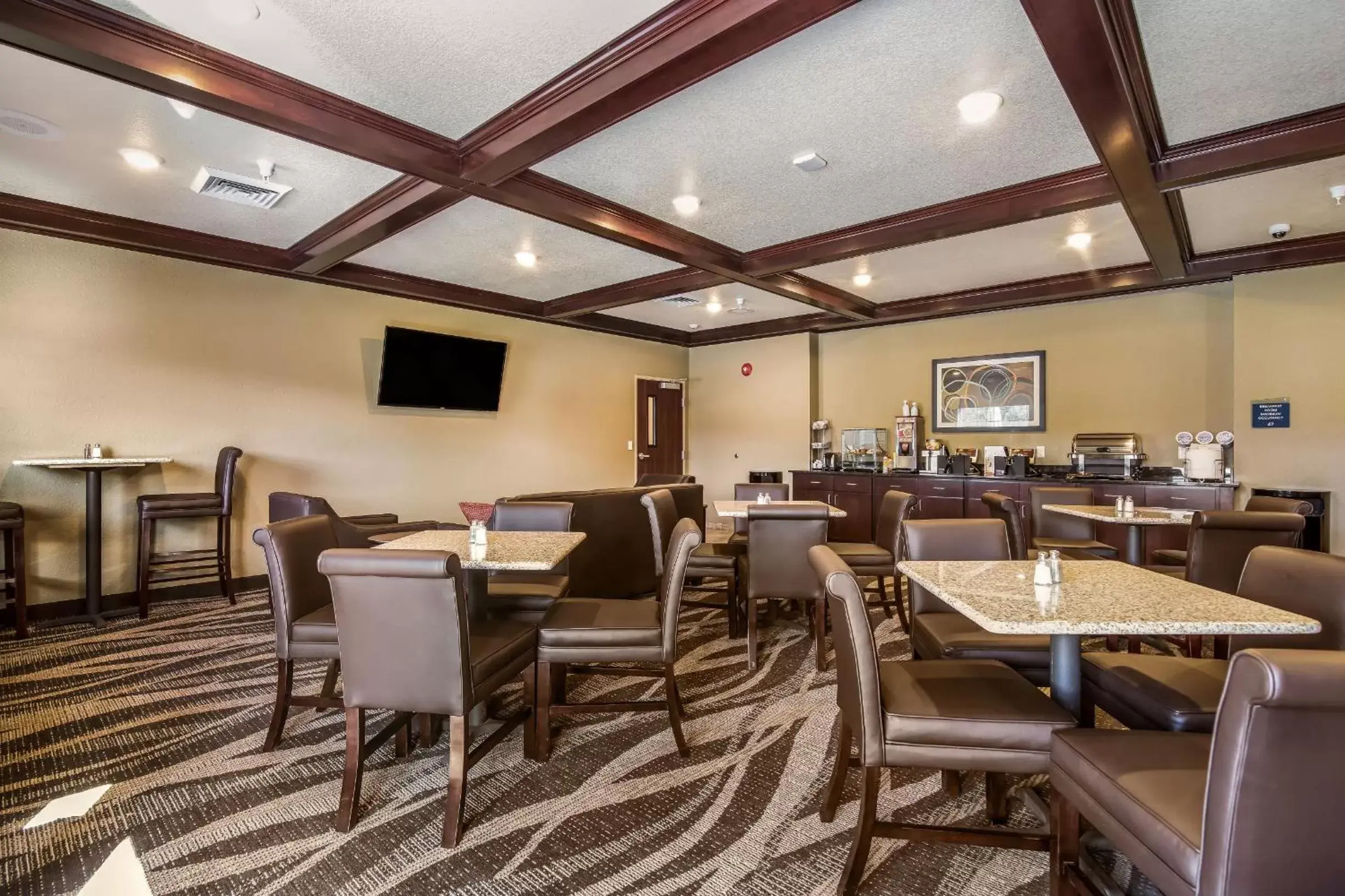 Restaurant/Places to Eat in Cobblestone Hotel & Suites - Victor