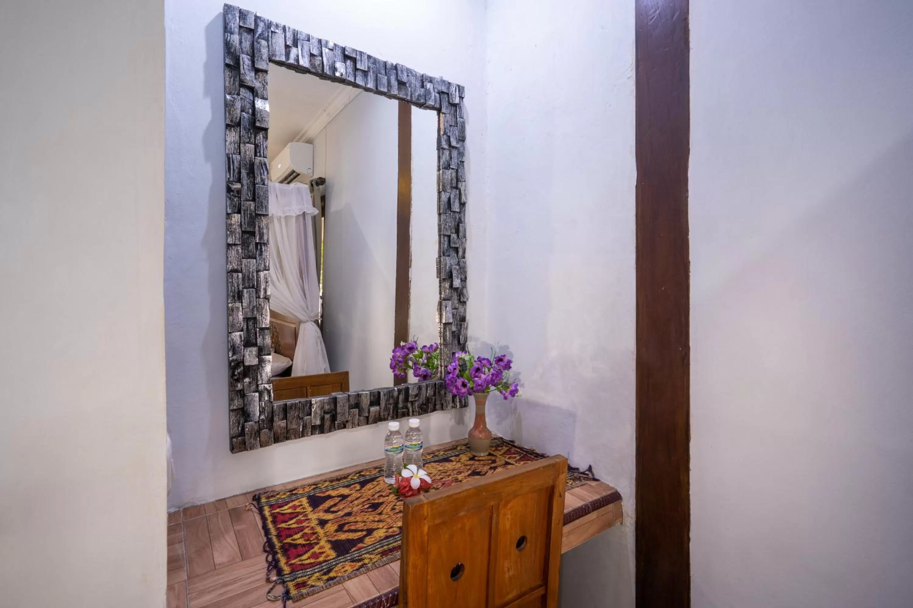 Area and facilities in Mushroom Beach Bungalows