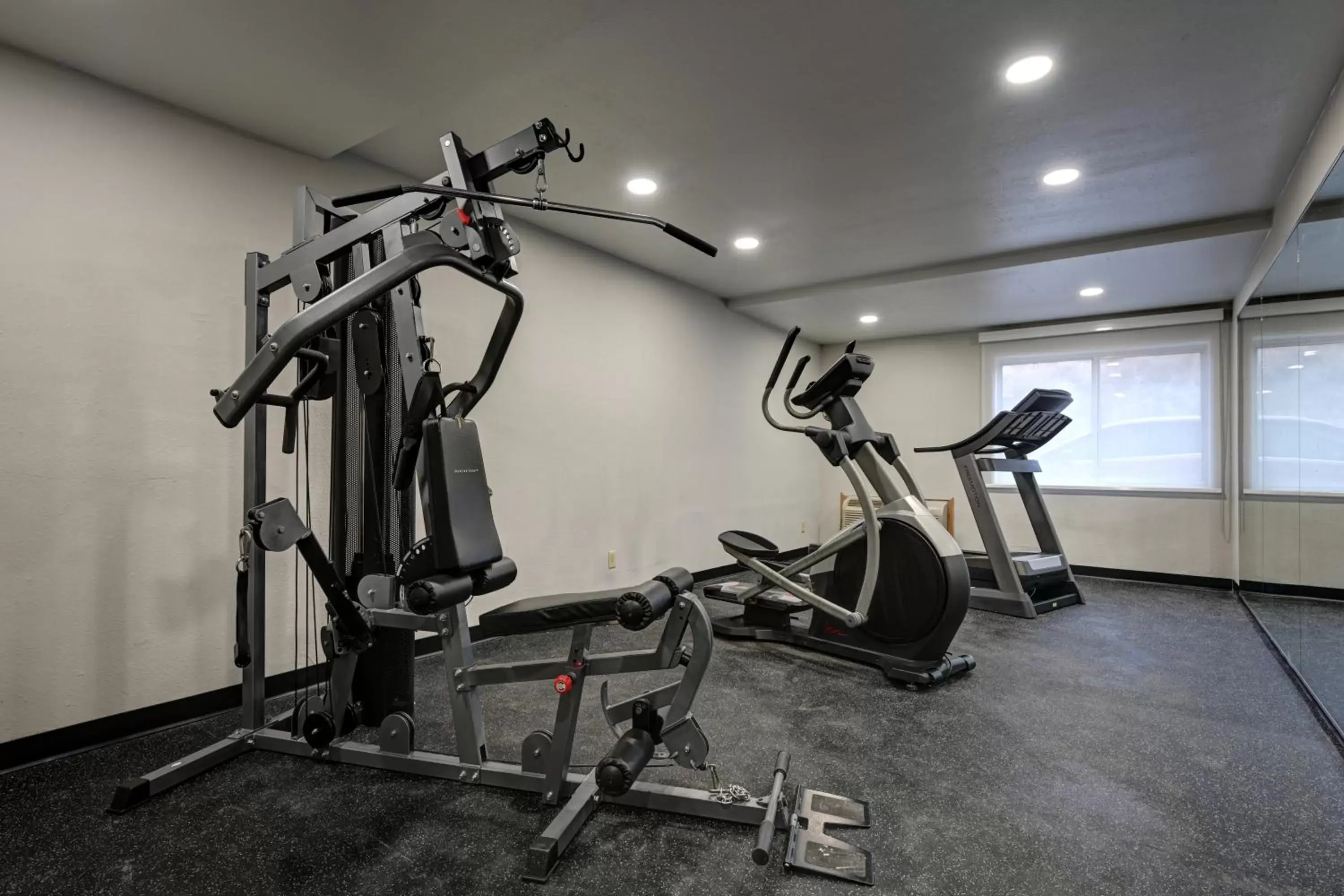 Fitness Center/Facilities in Country Inn & Suites by Radisson, Pierre, SD