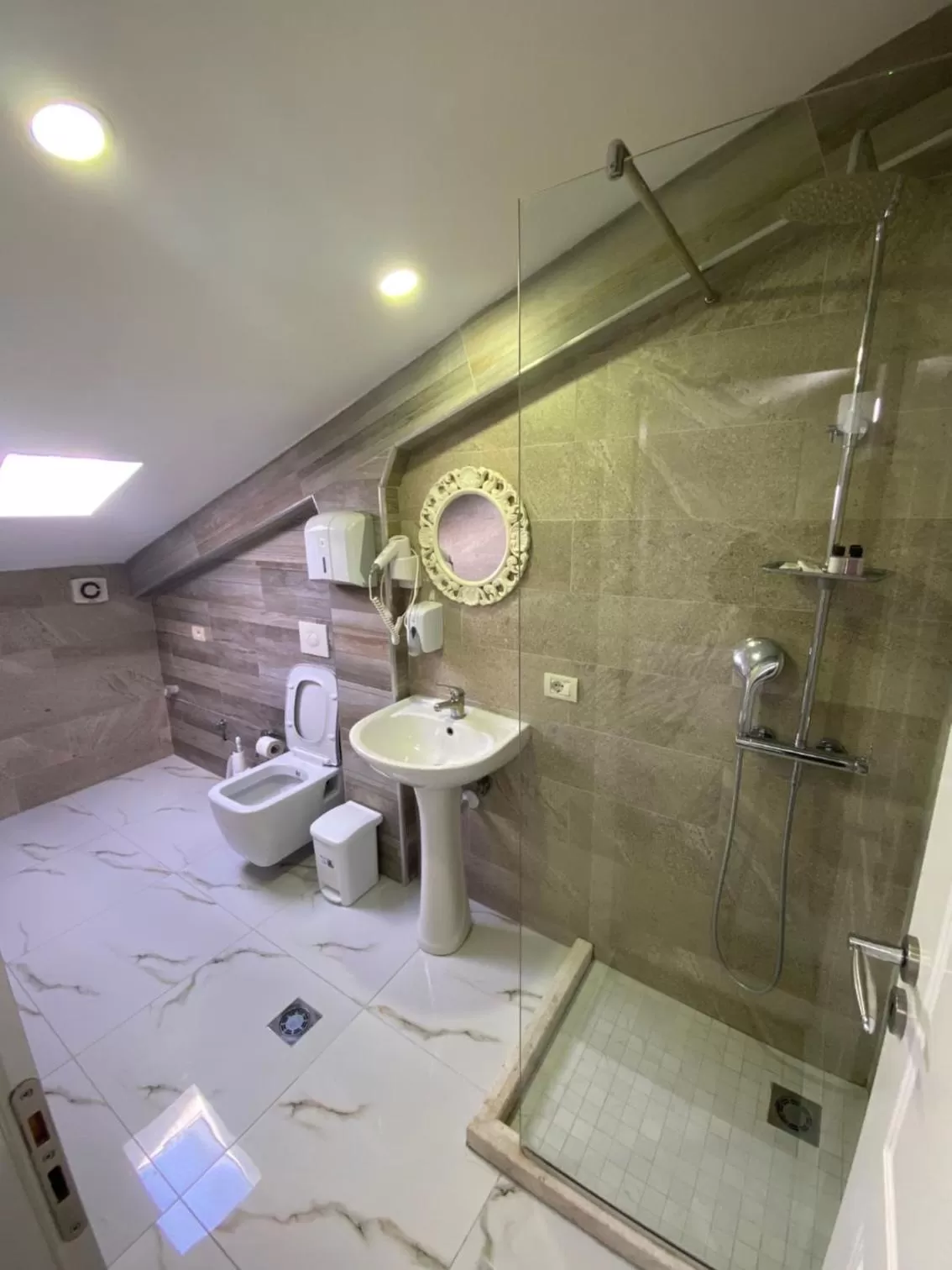 Bathroom in Hotel Colis