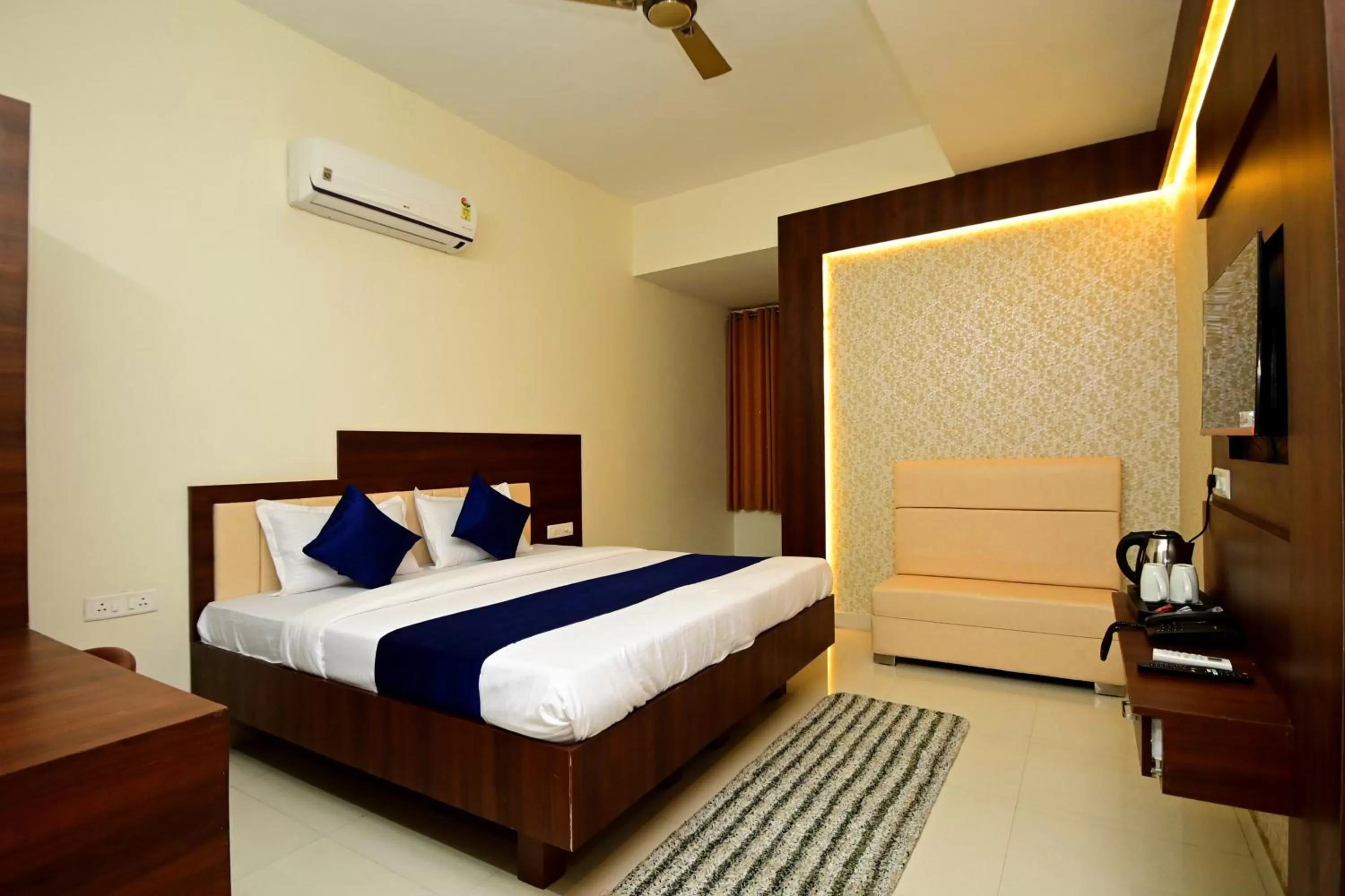 Photo of the whole room, Bed in Hotel Hallmark By THC Group