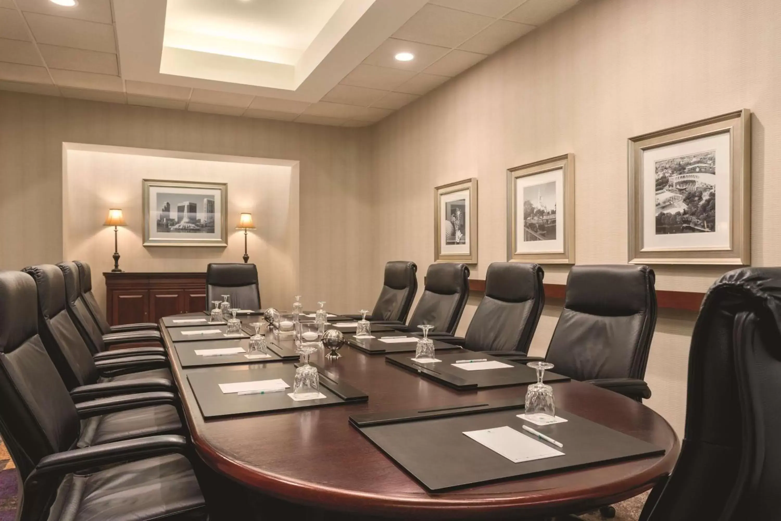 Meeting/conference room in Embassy Suites by Hilton Orlando International Drive ICON Park