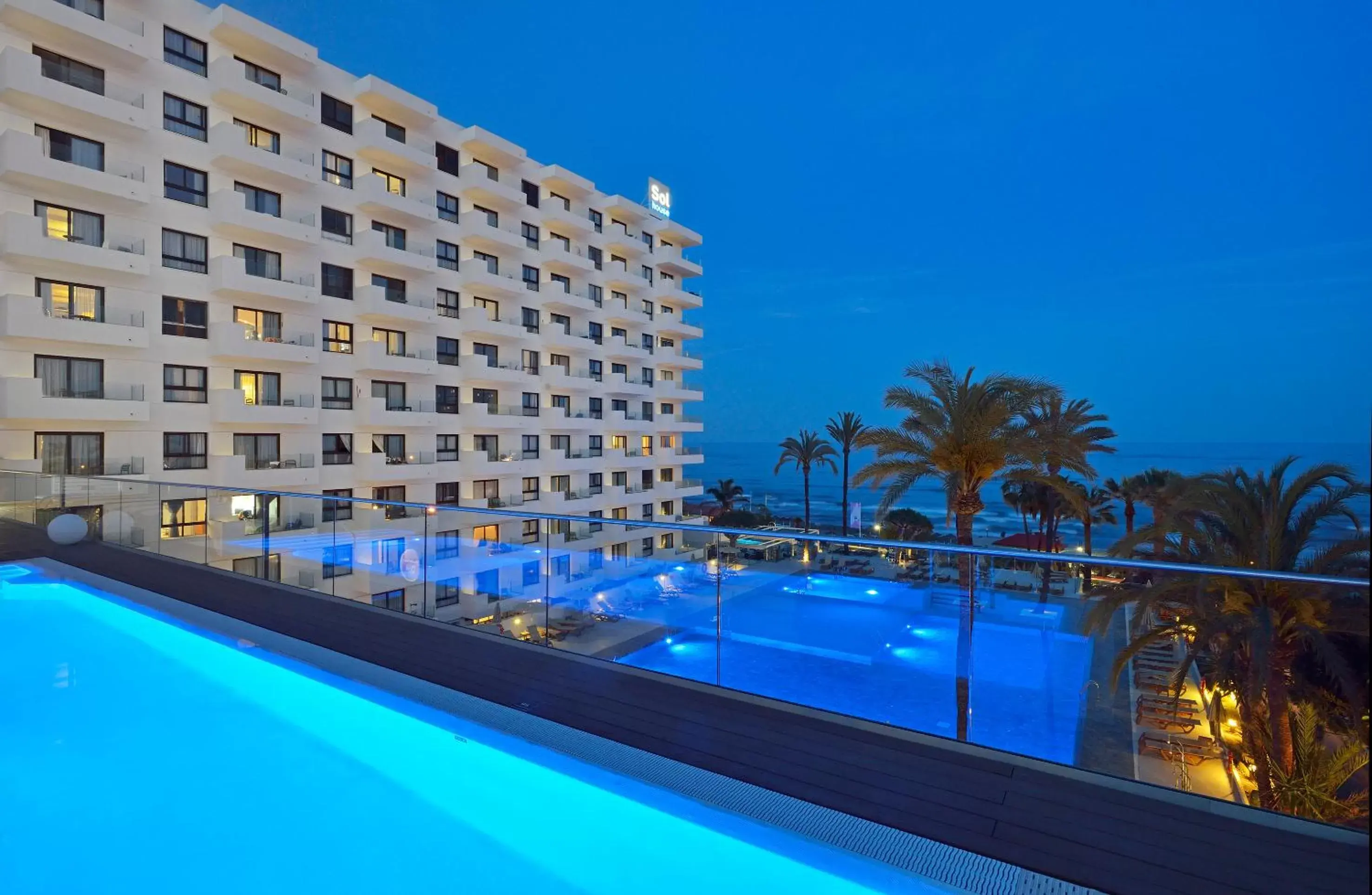 Area and facilities, Swimming Pool in Hotel Ocean House Costa del Sol, Affiliated by Meliá