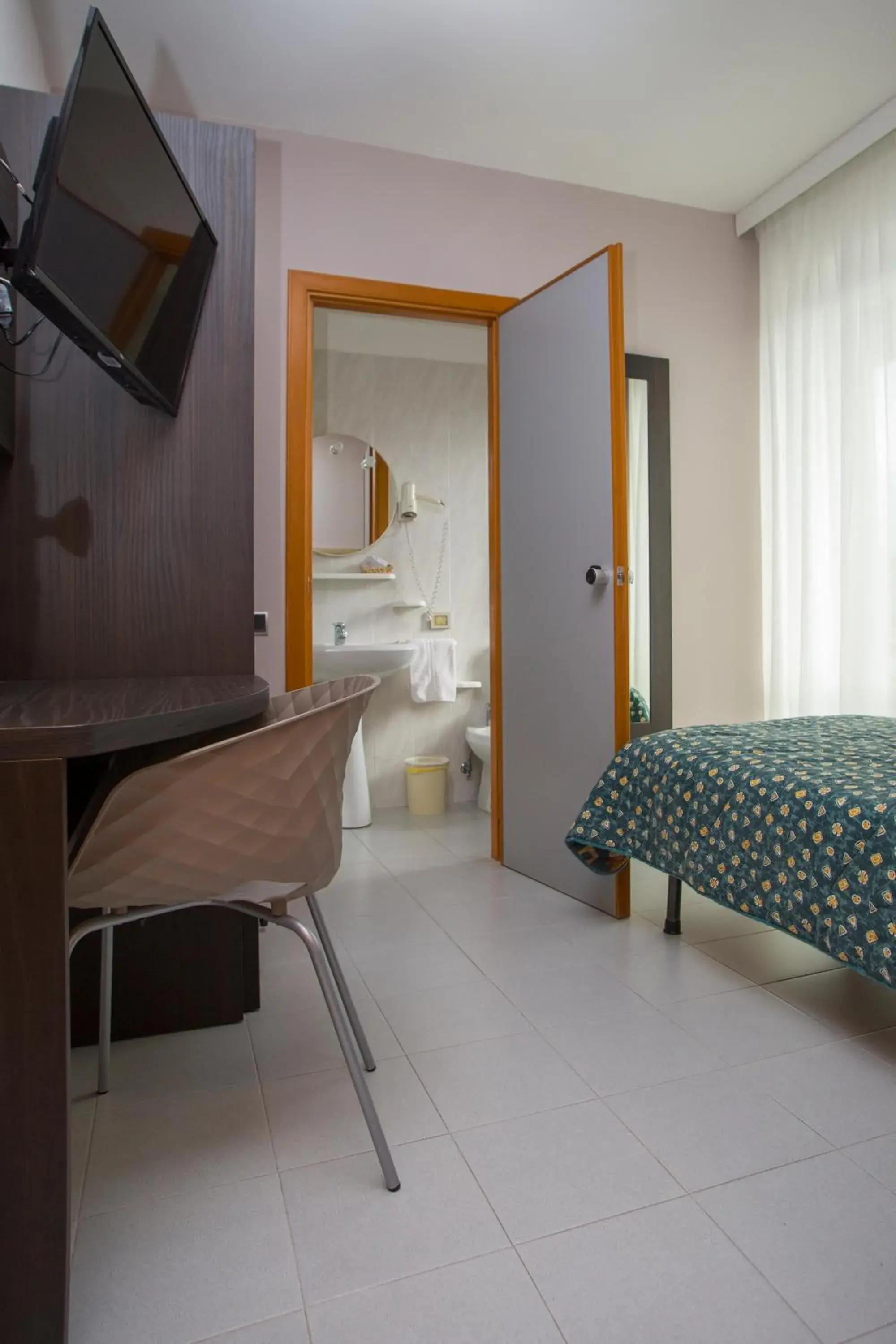 Small Single Room - single occupancy in Hotel San Marco Small Single Room - single occupancy in Hotel San Marco