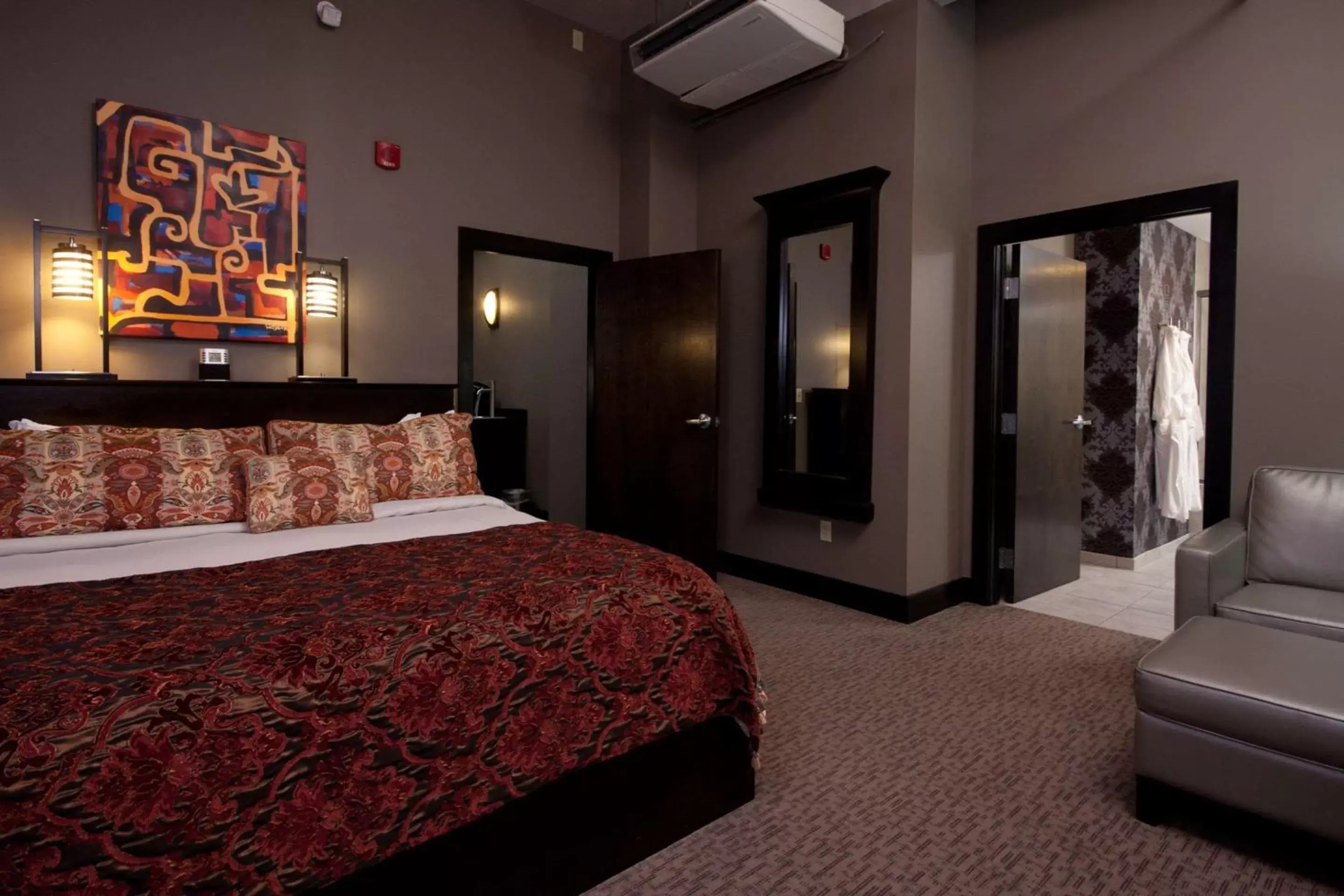 Photo of the whole room, Bed in The Giacomo, Ascend Hotel Collection