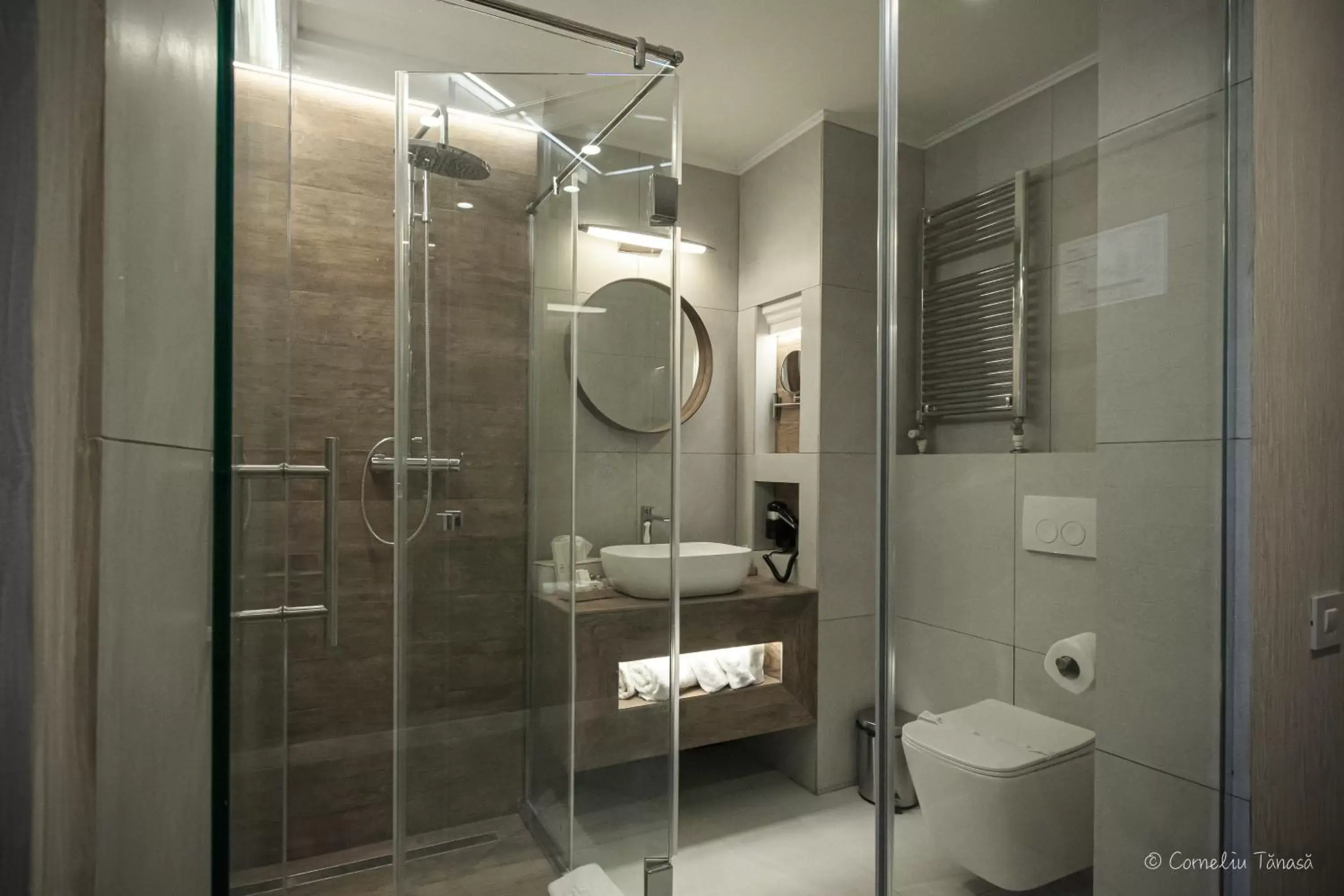 Shower, Bathroom in Alpin Resort Hotel