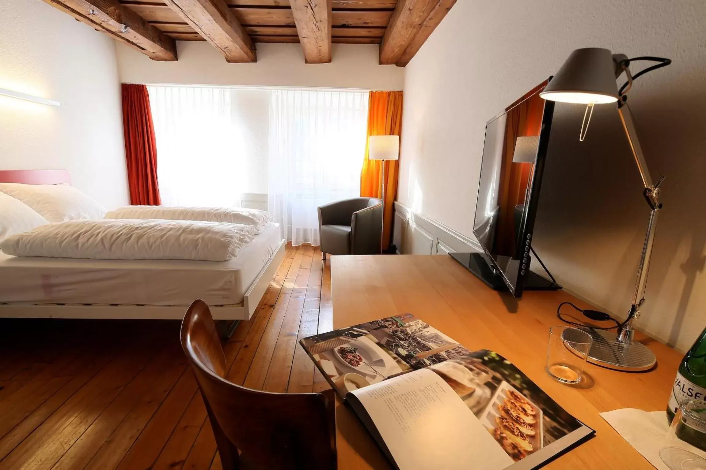 Photo of the whole room, Seating Area in Hotel Roter Ochsen