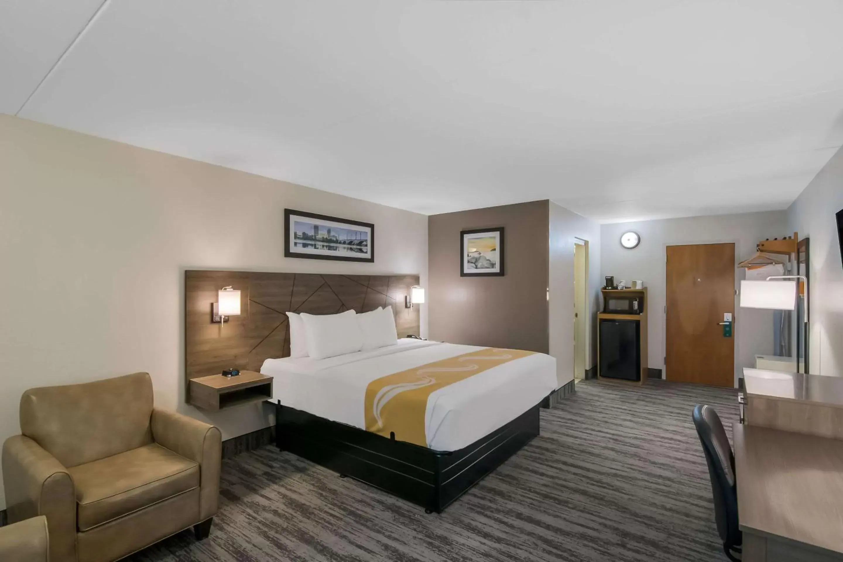 Bedroom, Bed in Quality Inn Westfield - Springfield