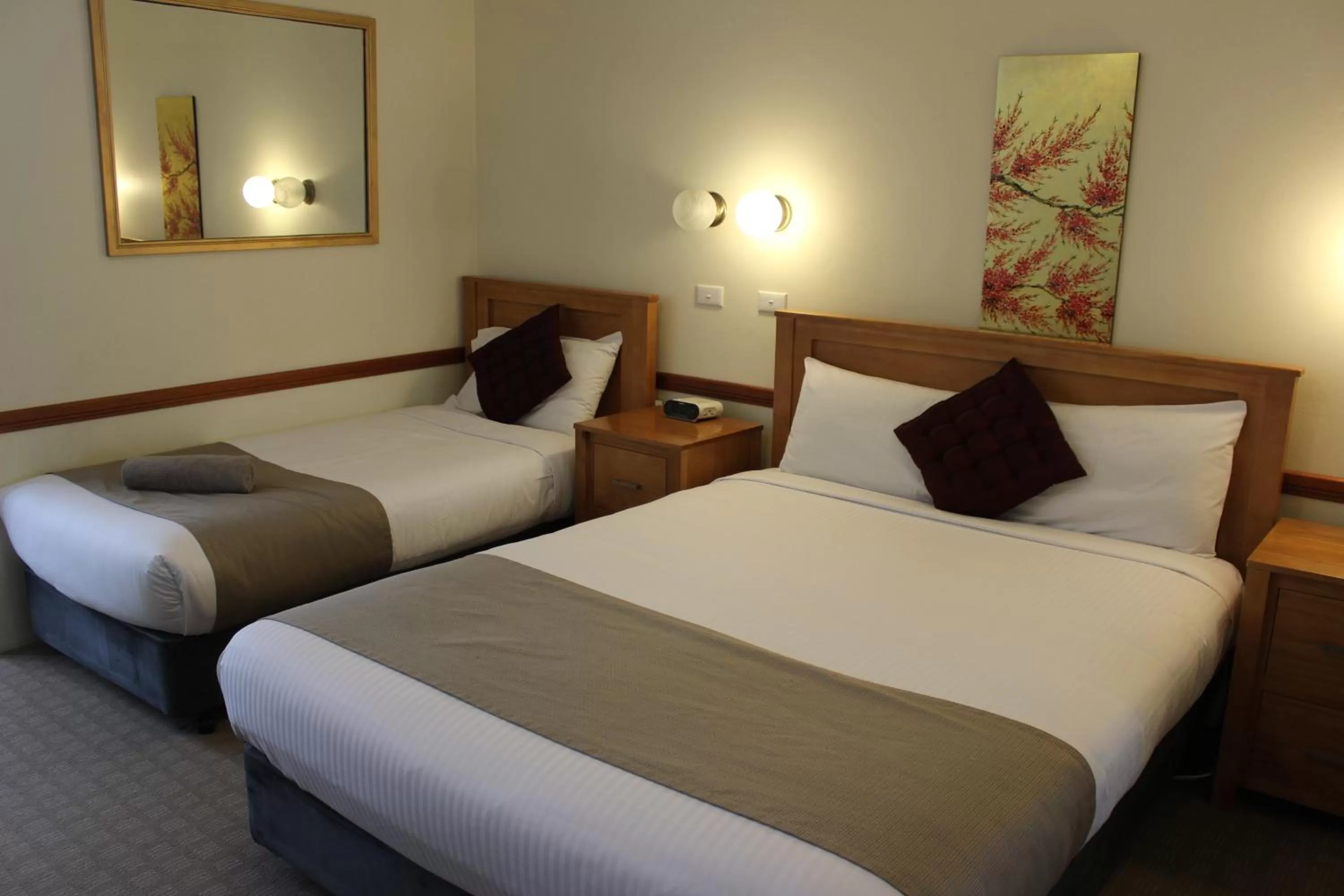 Bed in Three Explorers Motel