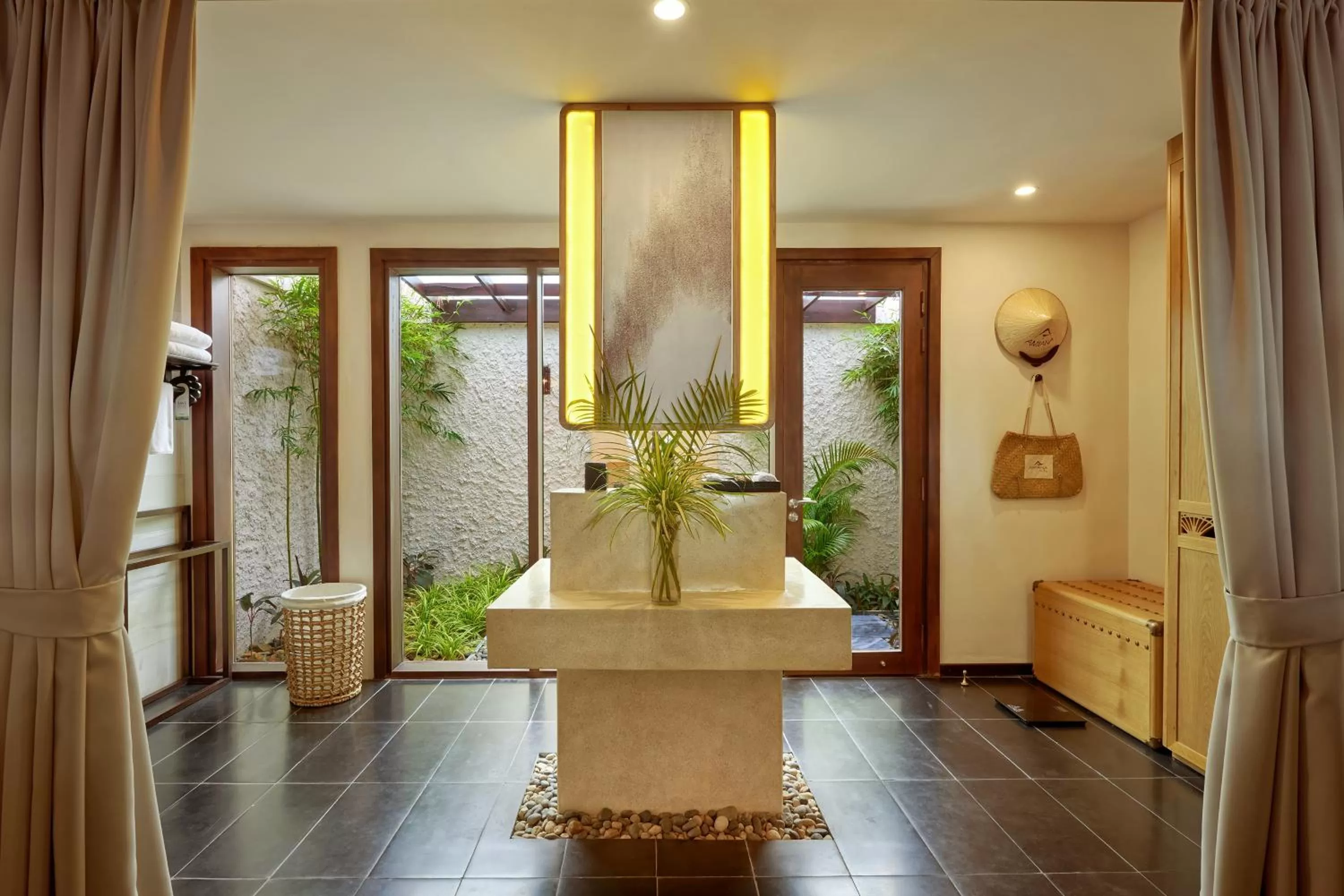 Shower in Amiana Resort Nha Trang