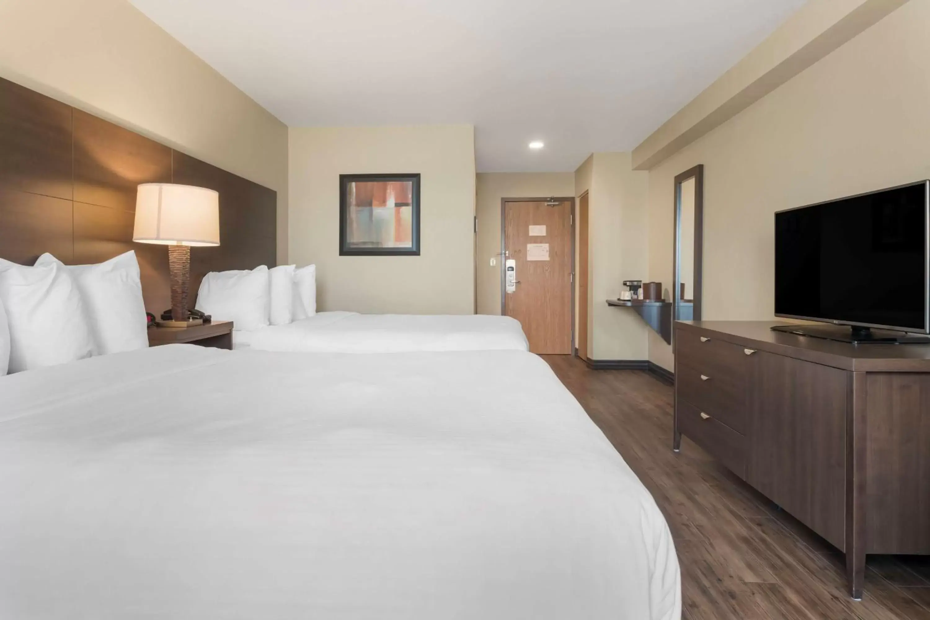 Bedroom, Bed in BEST WESTERN PLUS Saint John Hotel & Suites