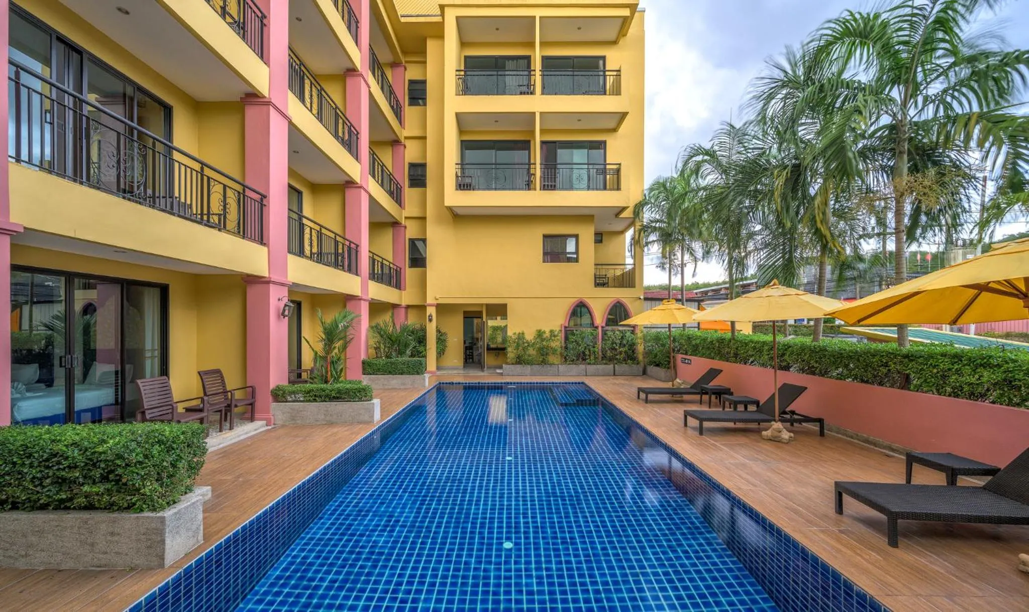 Swimming Pool in Anchanlina Hotel - SHA Plus