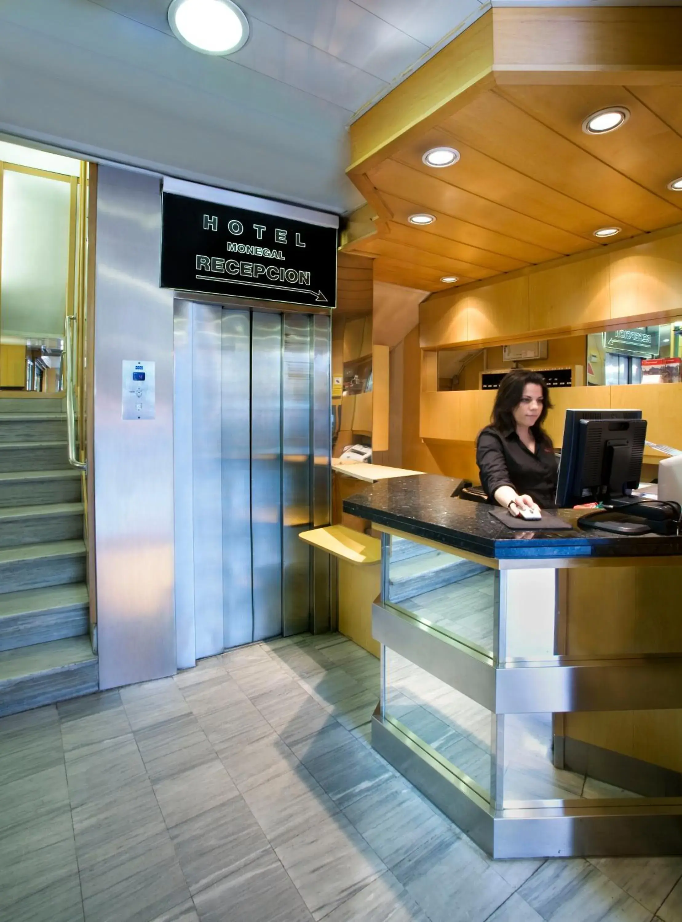 Lobby or reception in Hotel Monegal Lobby or reception in Hotel Monegal