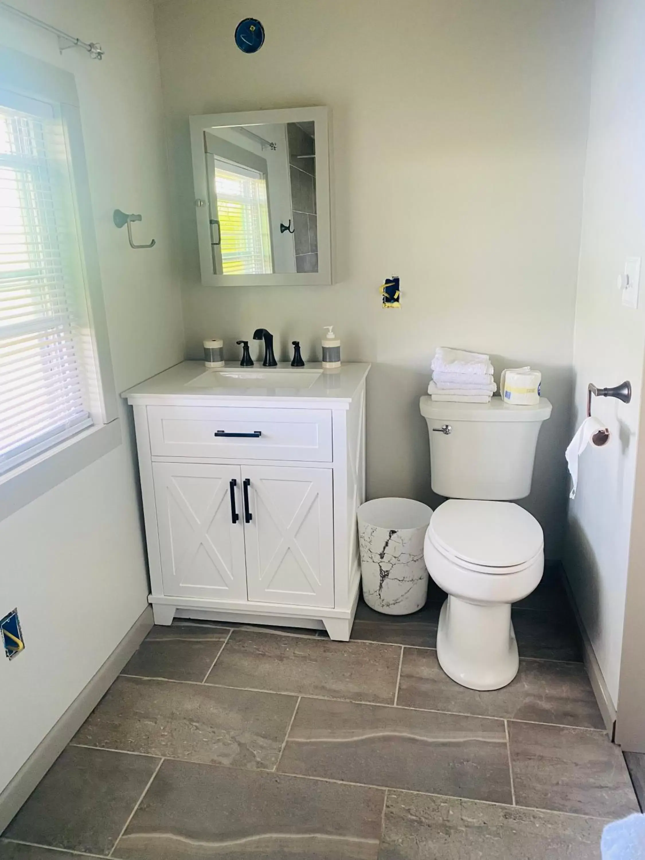 Bathroom in Belton Bed and Breakfast