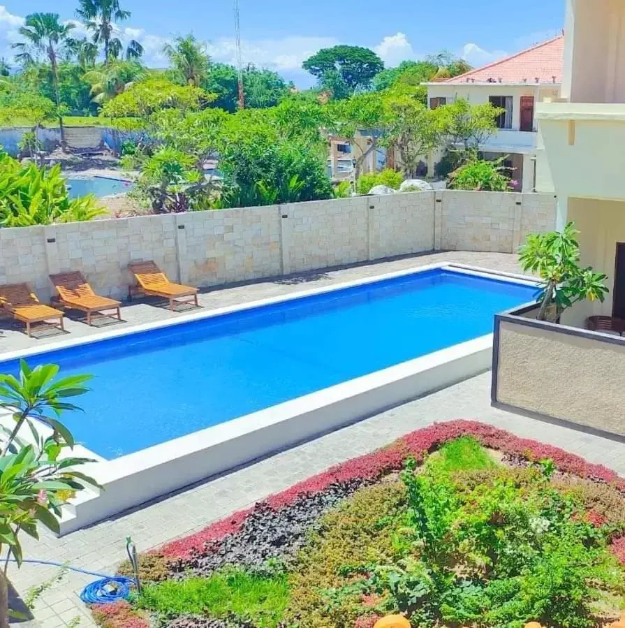 Pool view in THE LAVIANA HOTEL Pool view in THE LAVIANA HOTEL