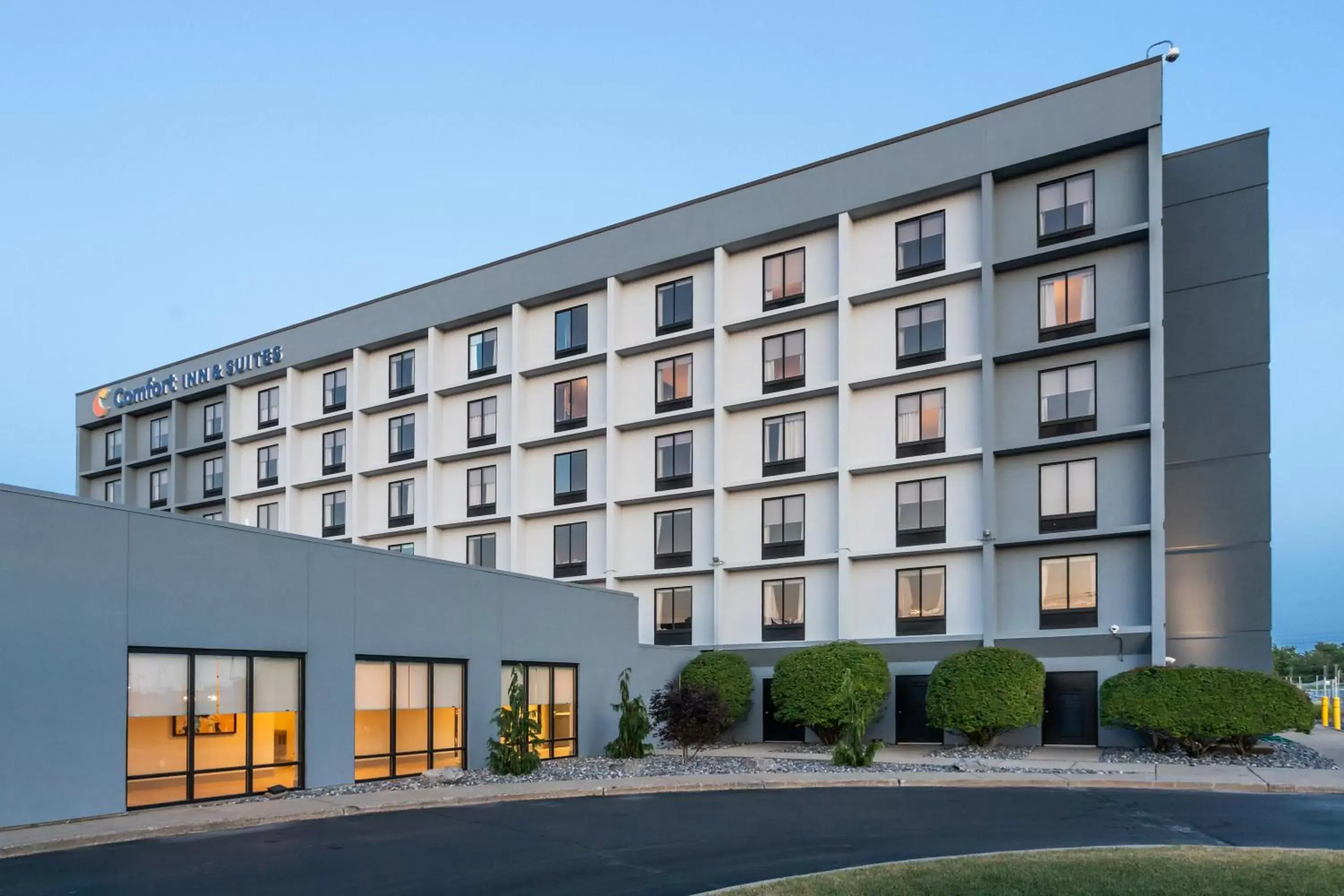 Property building in Comfort Inn & Suites Buffalo Airport Property building in Comfort Inn & Suites Buffalo Airport