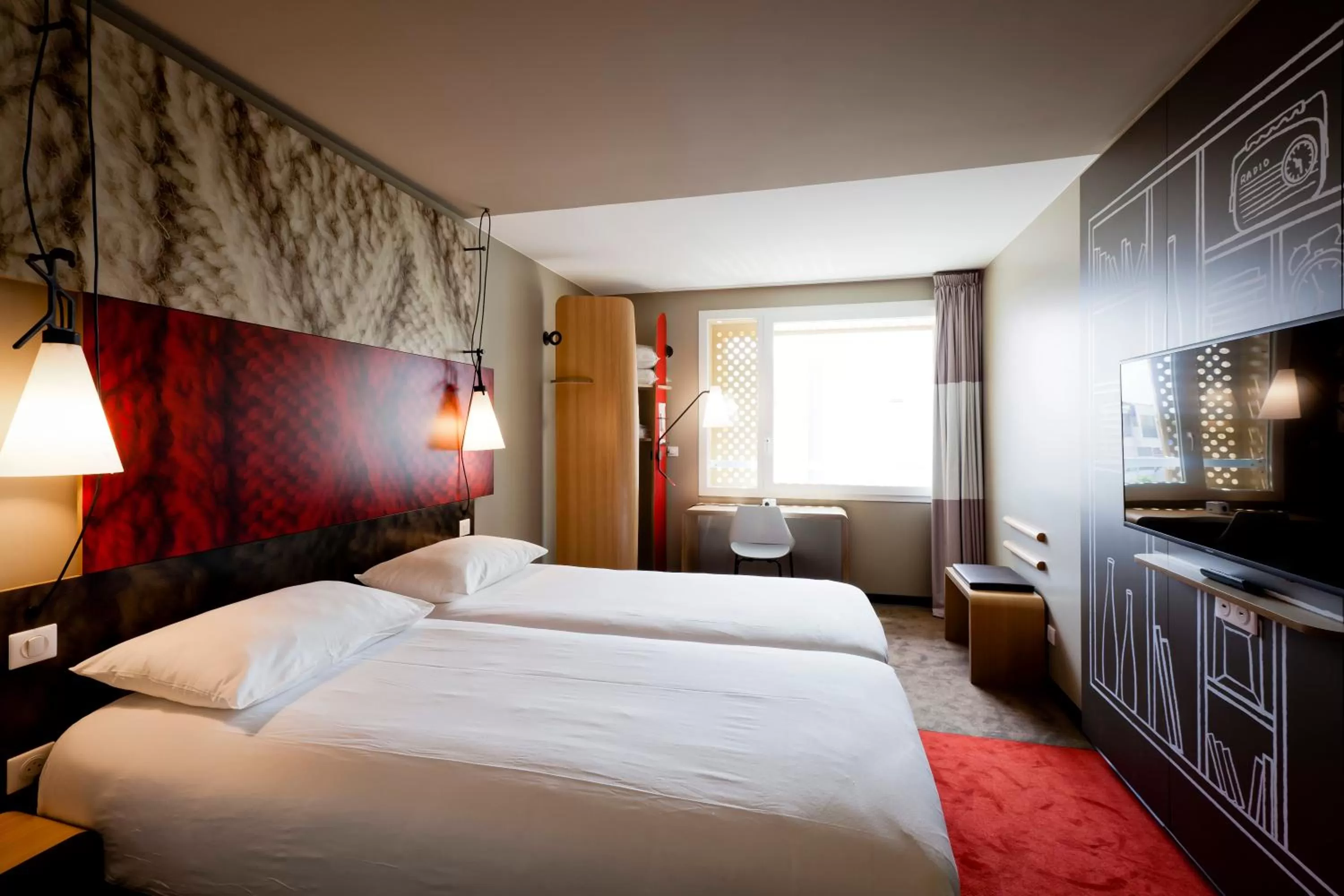 TV and multimedia, Bed in ibis Lyon Carre De Soie